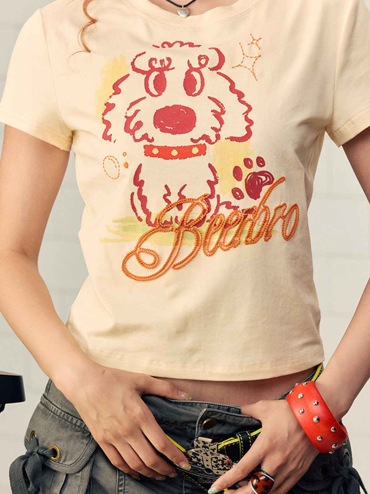 BEERBRO Puff Print Puppy Baby Tee in Cream - On Female Model