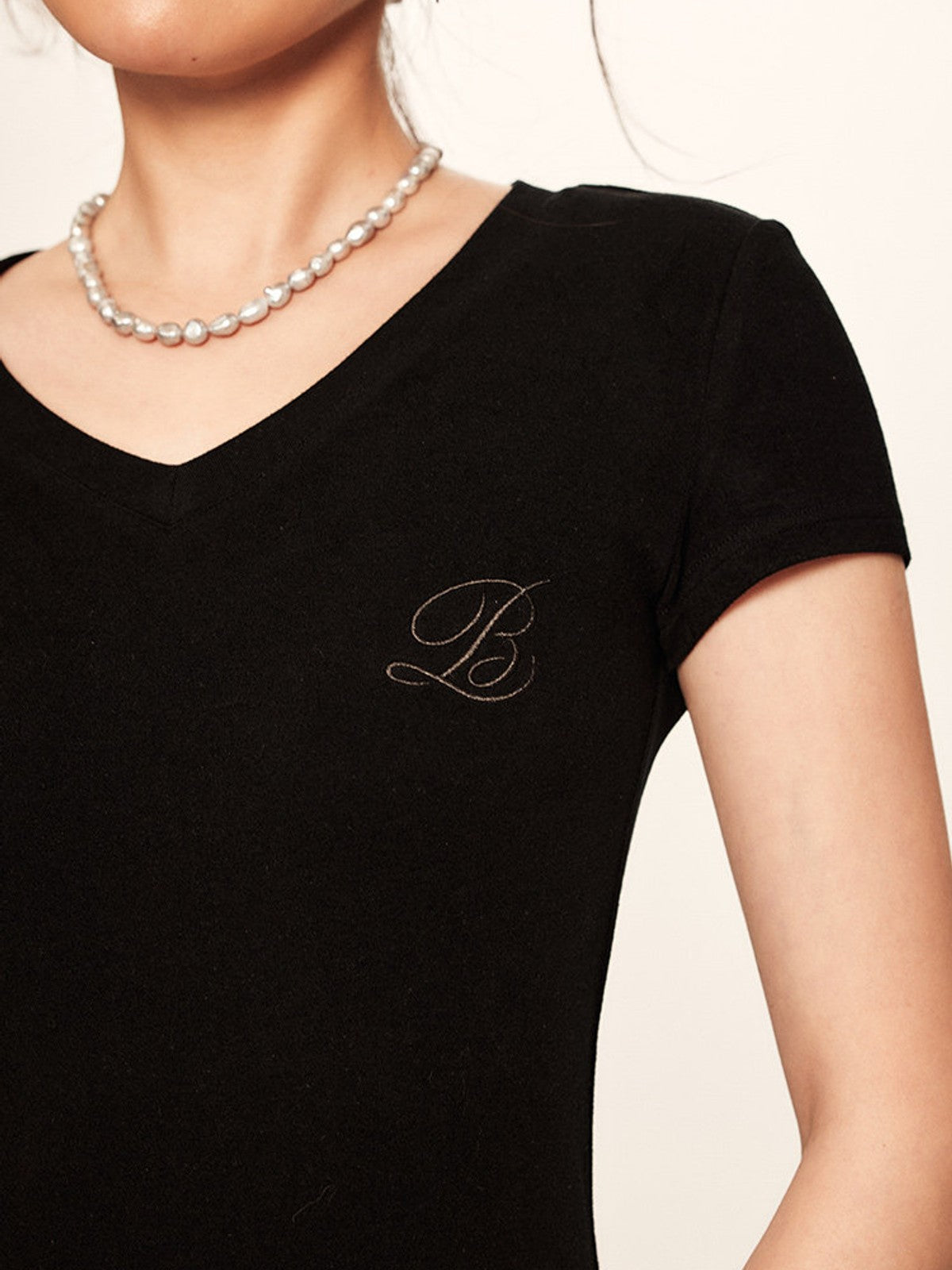 BEERBRO Slim Fit V Neck T Shirt in Black - On Female Model
