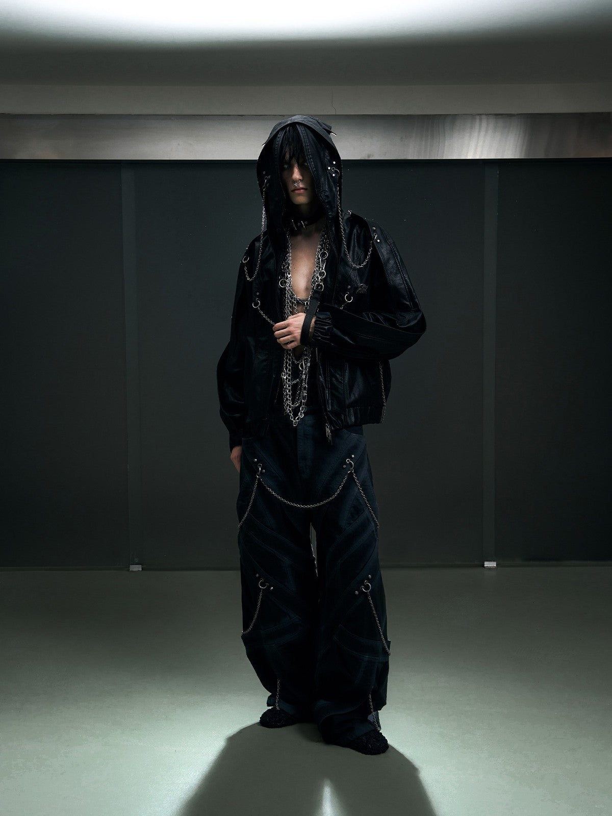 BLINDNOPLAN Chain Decorated Washed Cargo Pants in Black - On Male Model