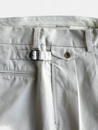 USAGE Pleated Cotton Twill Chinos in White - Detail