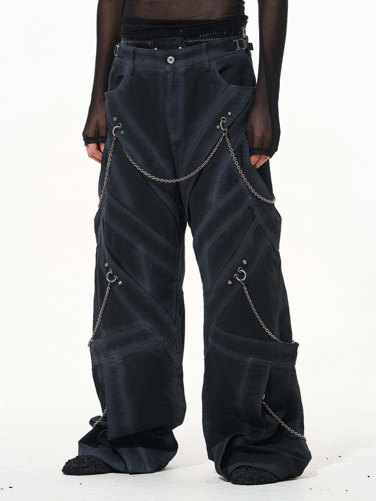 BLINDNOPLAN Chain Decorated Washed Cargo Pants in Black - On Model