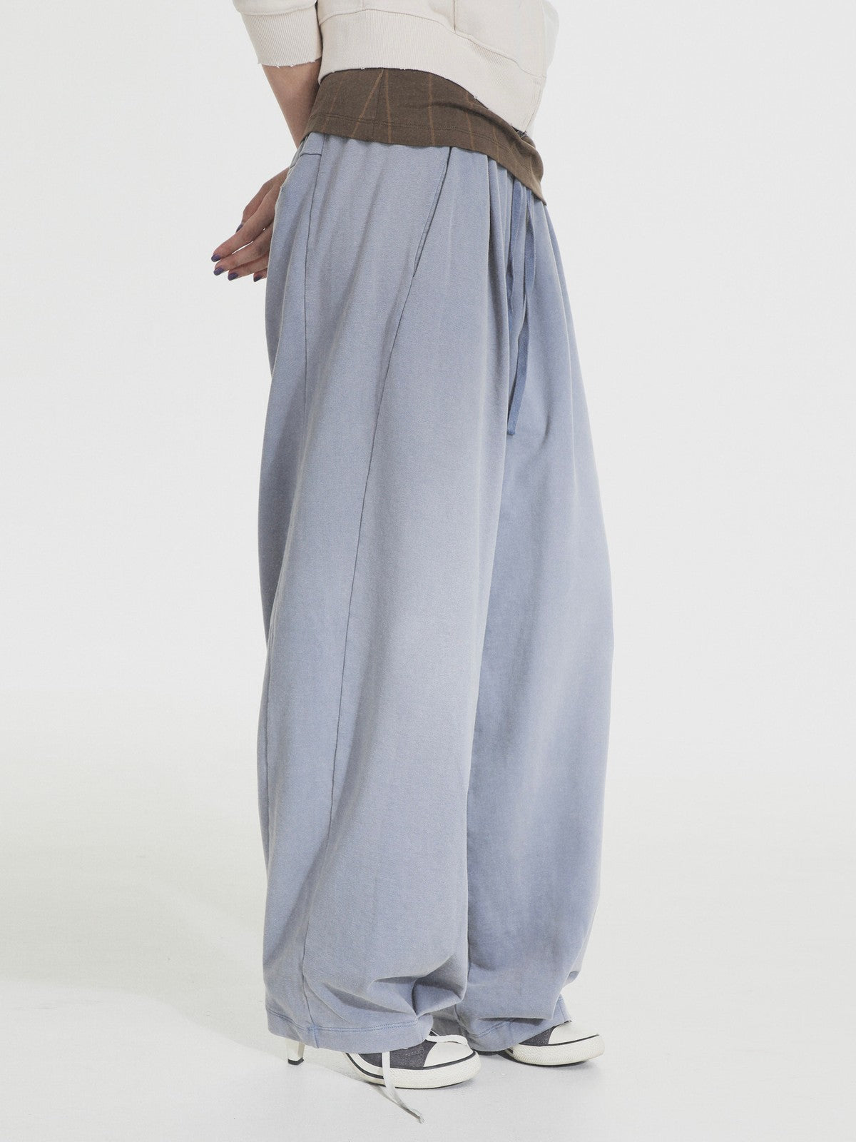 MASONPRINCE Wide Leg Inverted Pleat Sweatpants in Purple - On Female Model