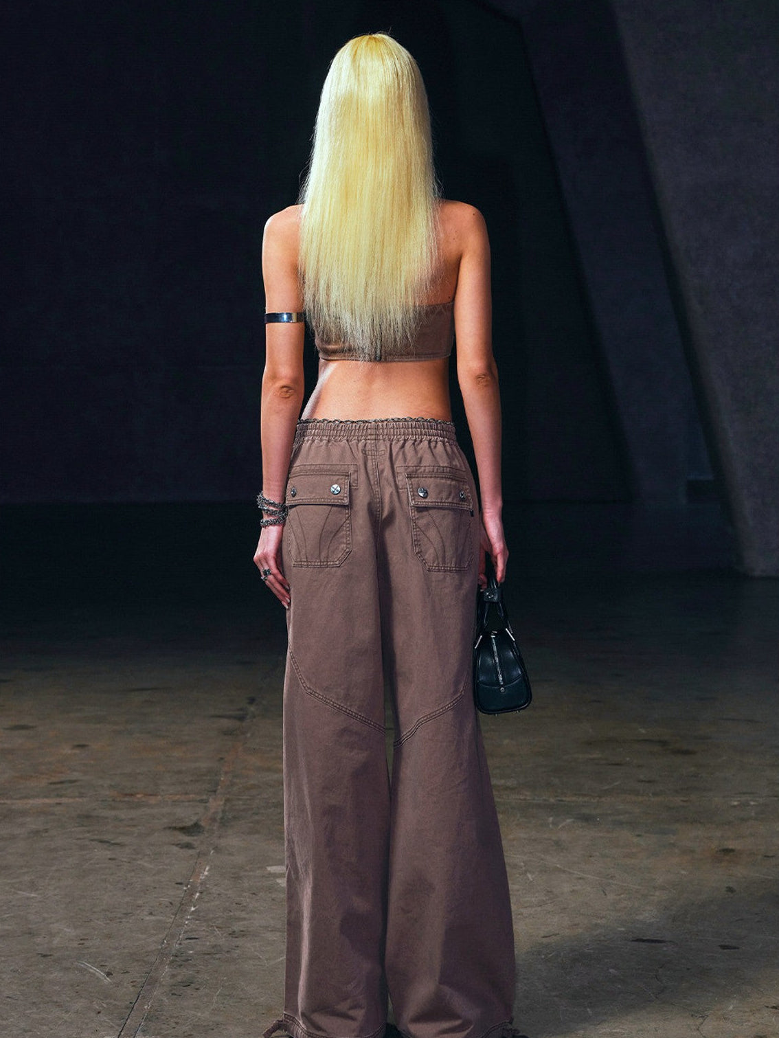 SMFK Wide Leg Cotton Cargo Sweatpants in Brown - On Female Model