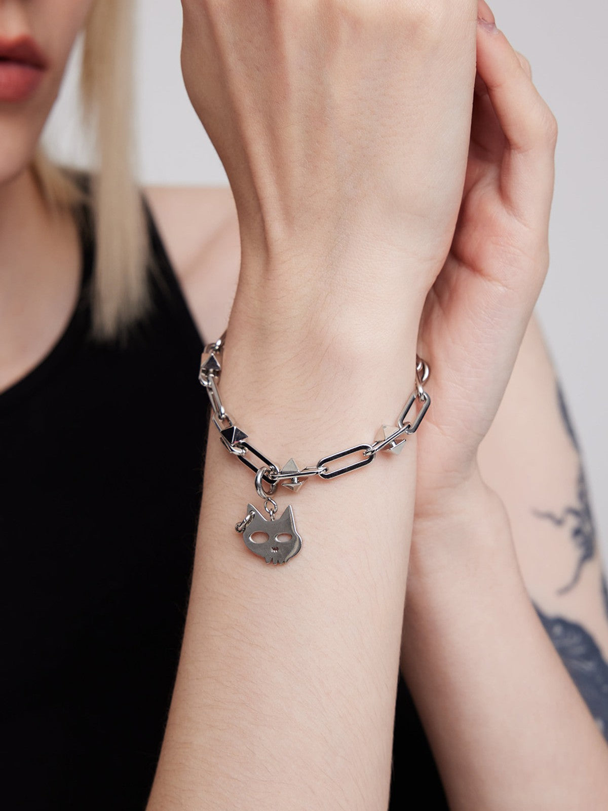 BLACKHEAD Double Layer Cat Charm Bracelet in Silver - On Female Model