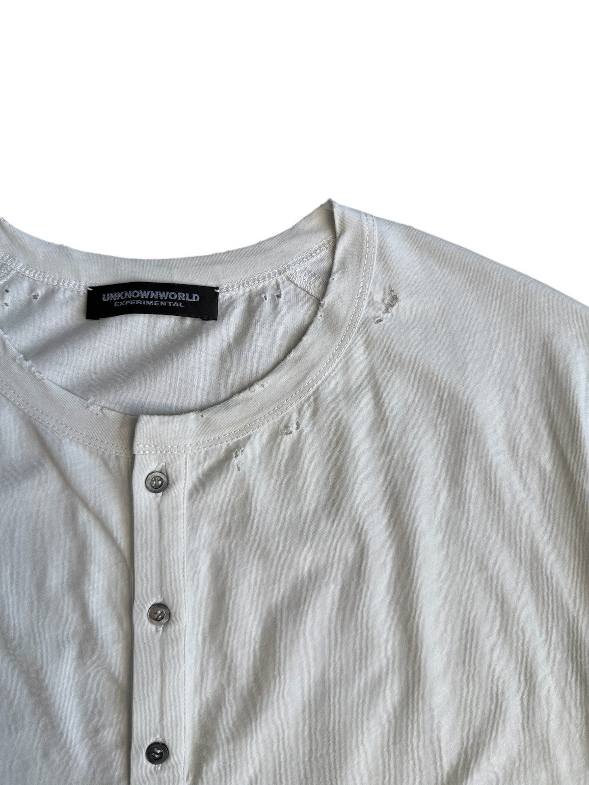 UNKNOWNWORLD Distressed Cotton Henley T Shirt in White - Detail