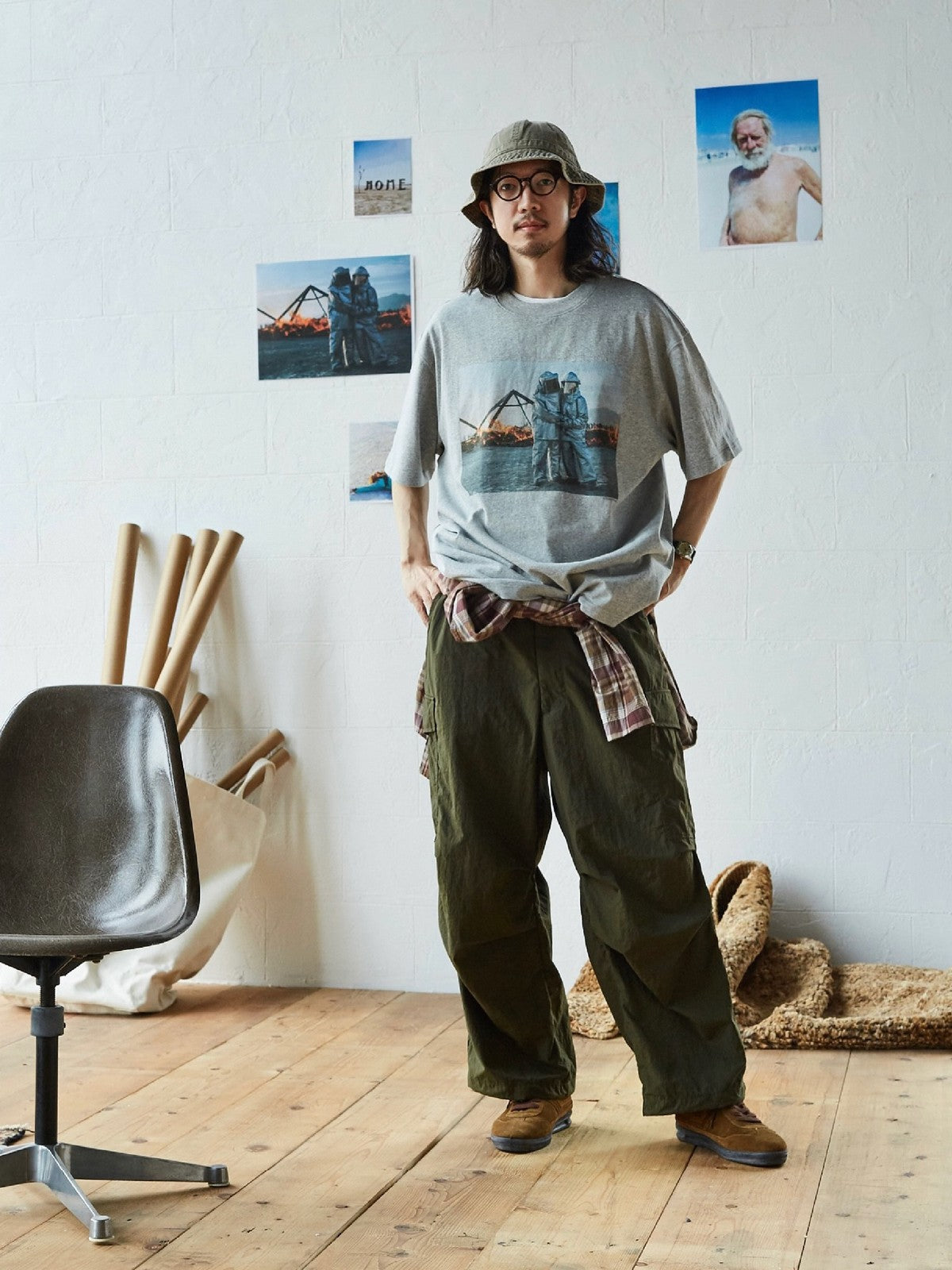 USAGE Vintage Photo Print Cotton T Shirt in Gray - On Male Model
