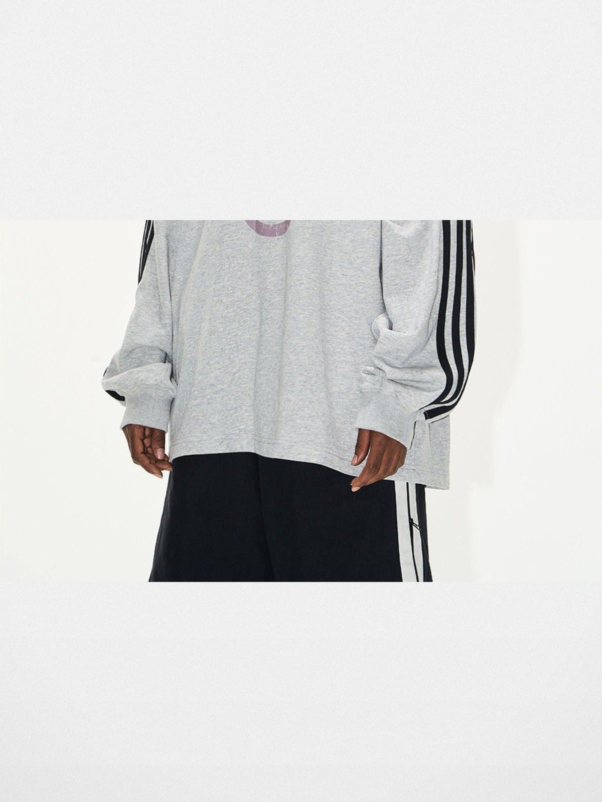 BLINDNOPLAN Color Block Graphic Raglan Sweatshirt in Gray - On Model