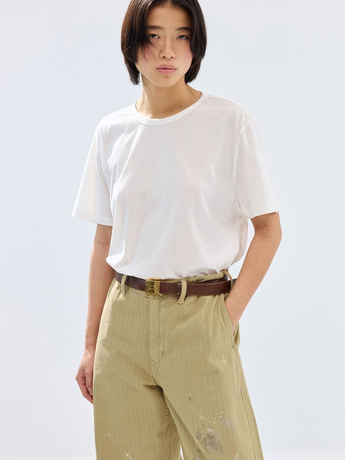 SIMPLE PROJECT Kapok Blend Crewneck T Shirt in White - On Female Model