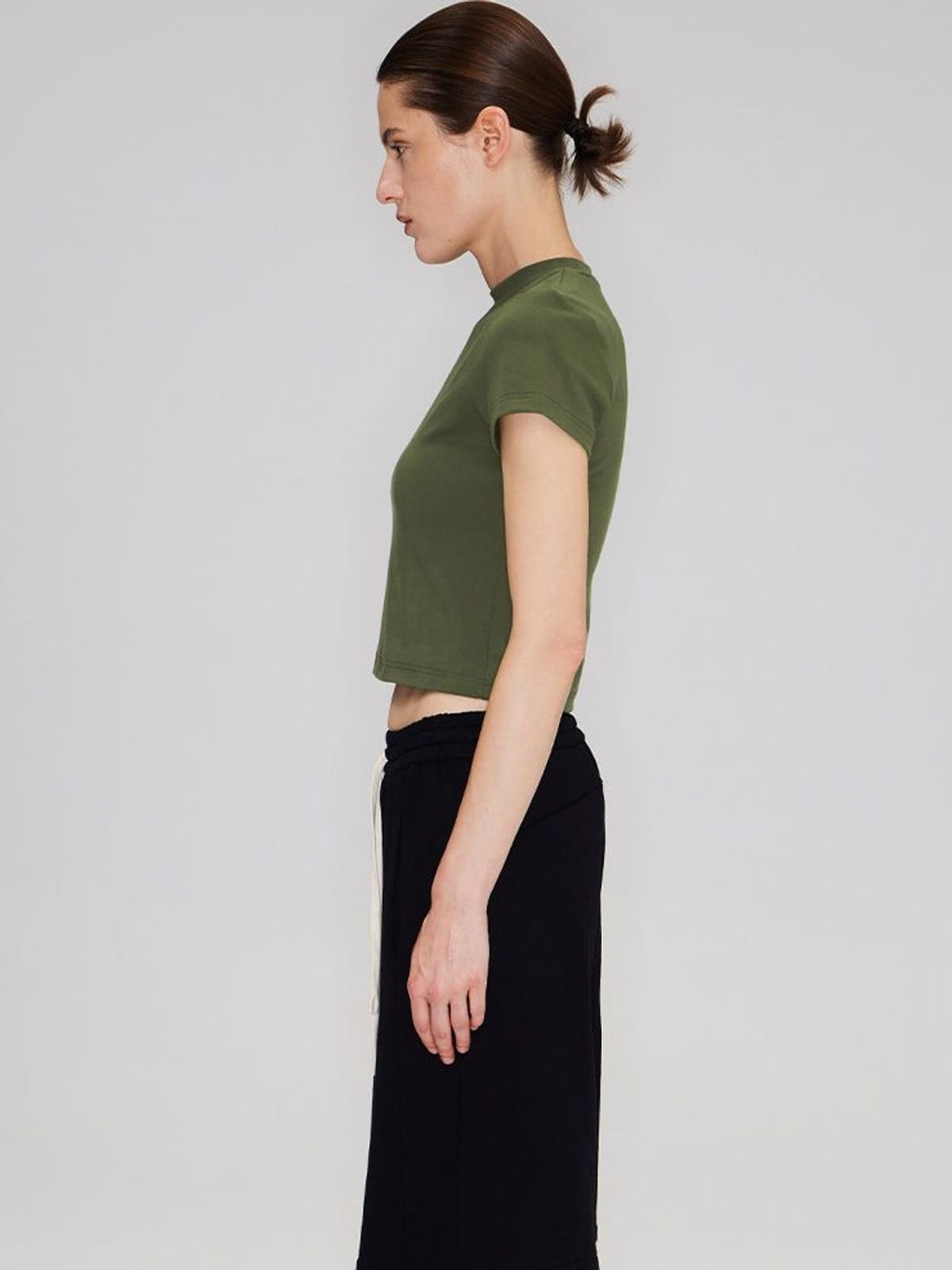RARELY ALIKE Cropped Cotton Crew Neck T Shirt in Green - On Female Model