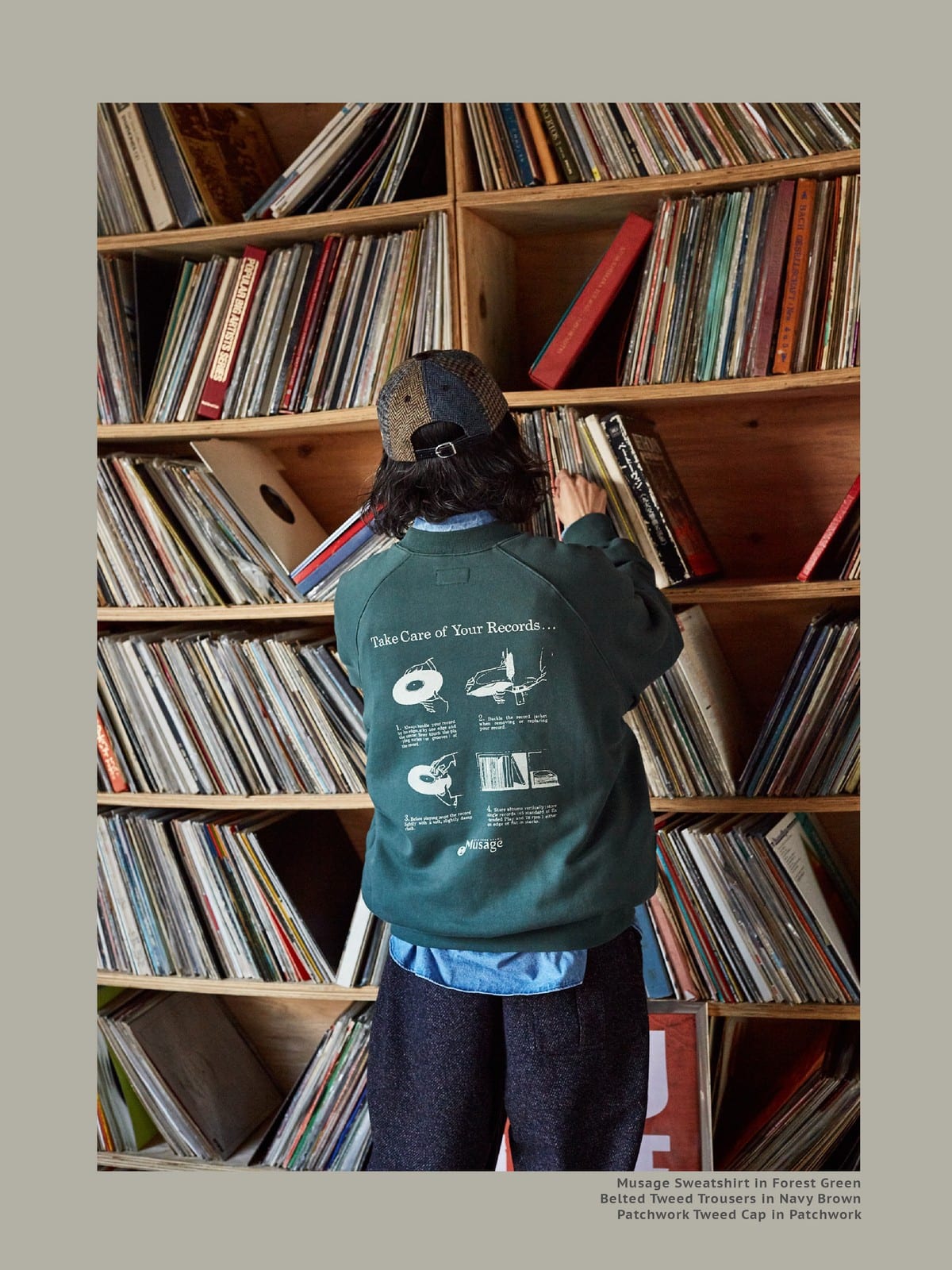 USAGE Heavyweight Raglan Graphic Sweatshirt in Green - On Model
