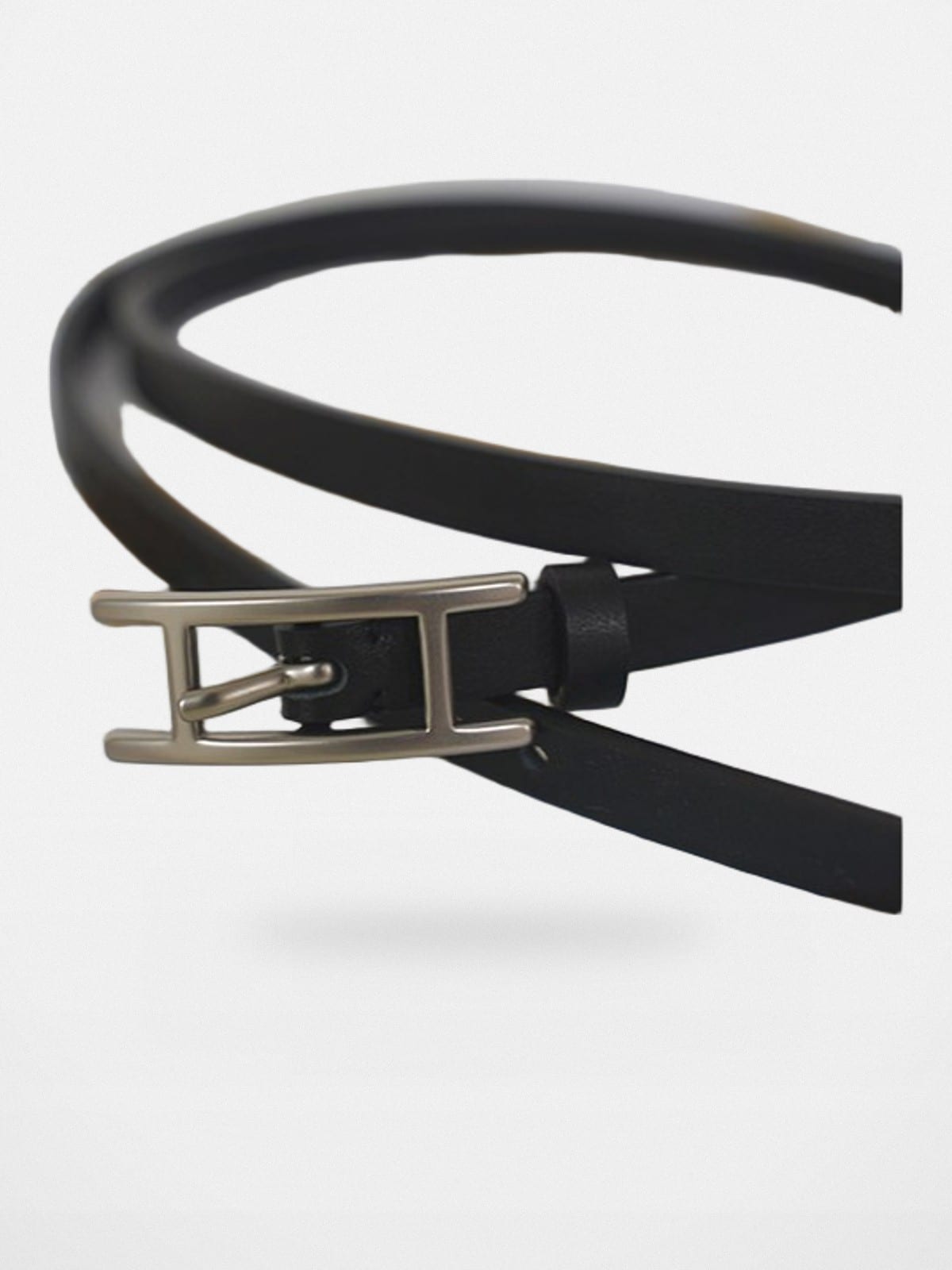 PANLULUPAN Thin Leather Belt with Matte Silver Buckle in Gray - Detail