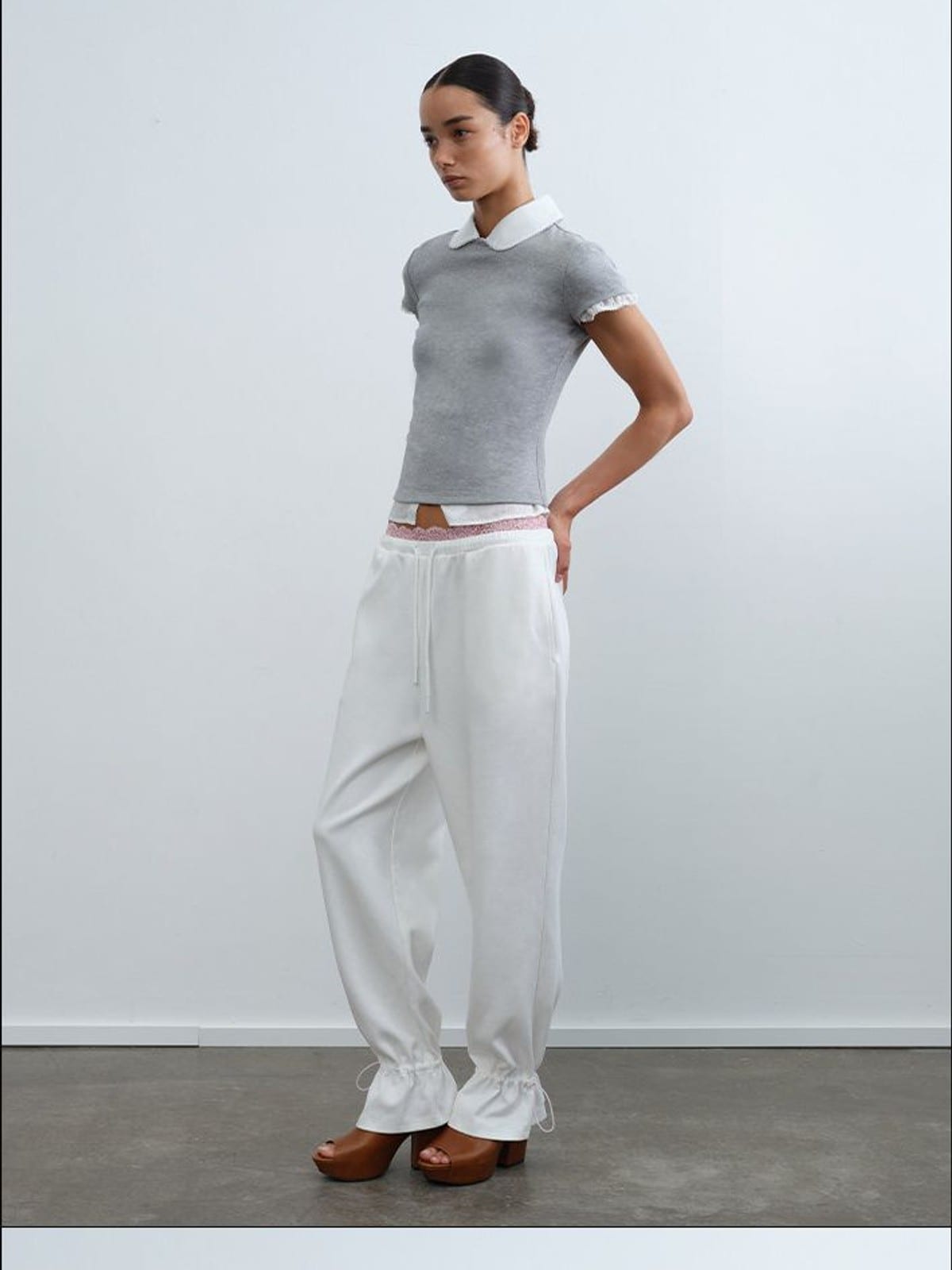 RARELY ALIKE Hourglass Cotton Crew Neck T Shirt in Gray - On Female Model