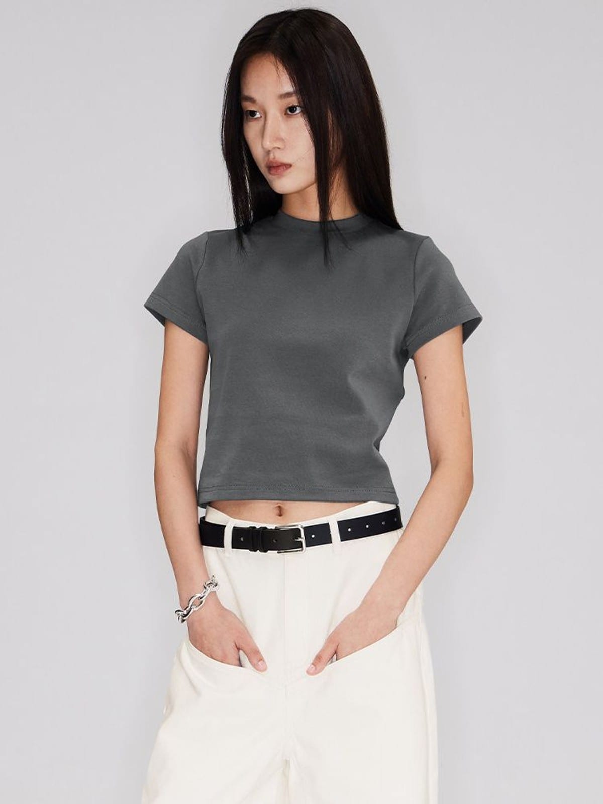RARELY ALIKE Cropped Cotton Crew Neck T Shirt in Gray - On Female Model