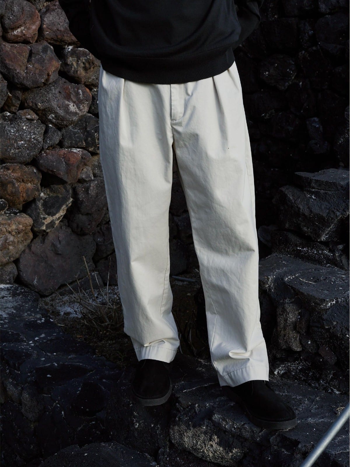 USAGE Pleated Cotton Twill Chinos in White - On Model