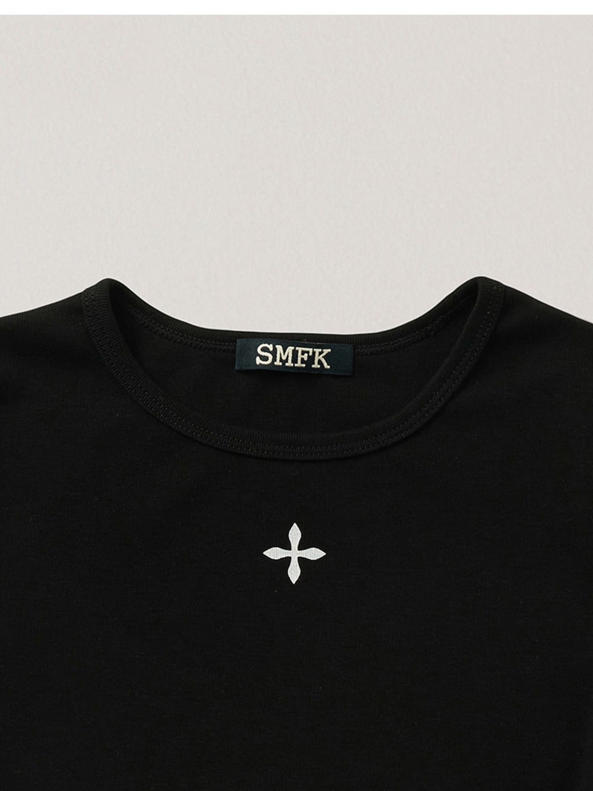 SMFK Short Sleeve Cropped T Shirt in Black - Detail