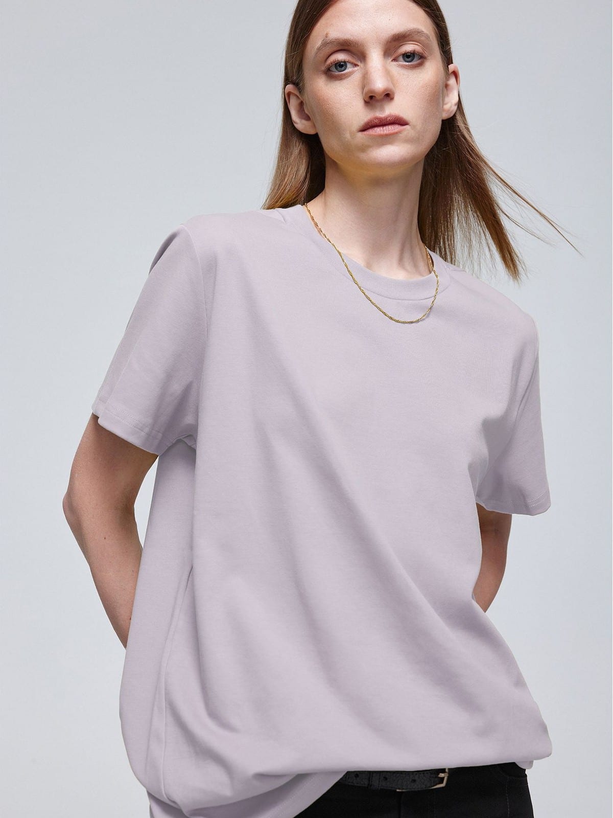 SIMPLE PROJECT Misaligned Seam Crewneck T Shirt in Lavender - On Female Model