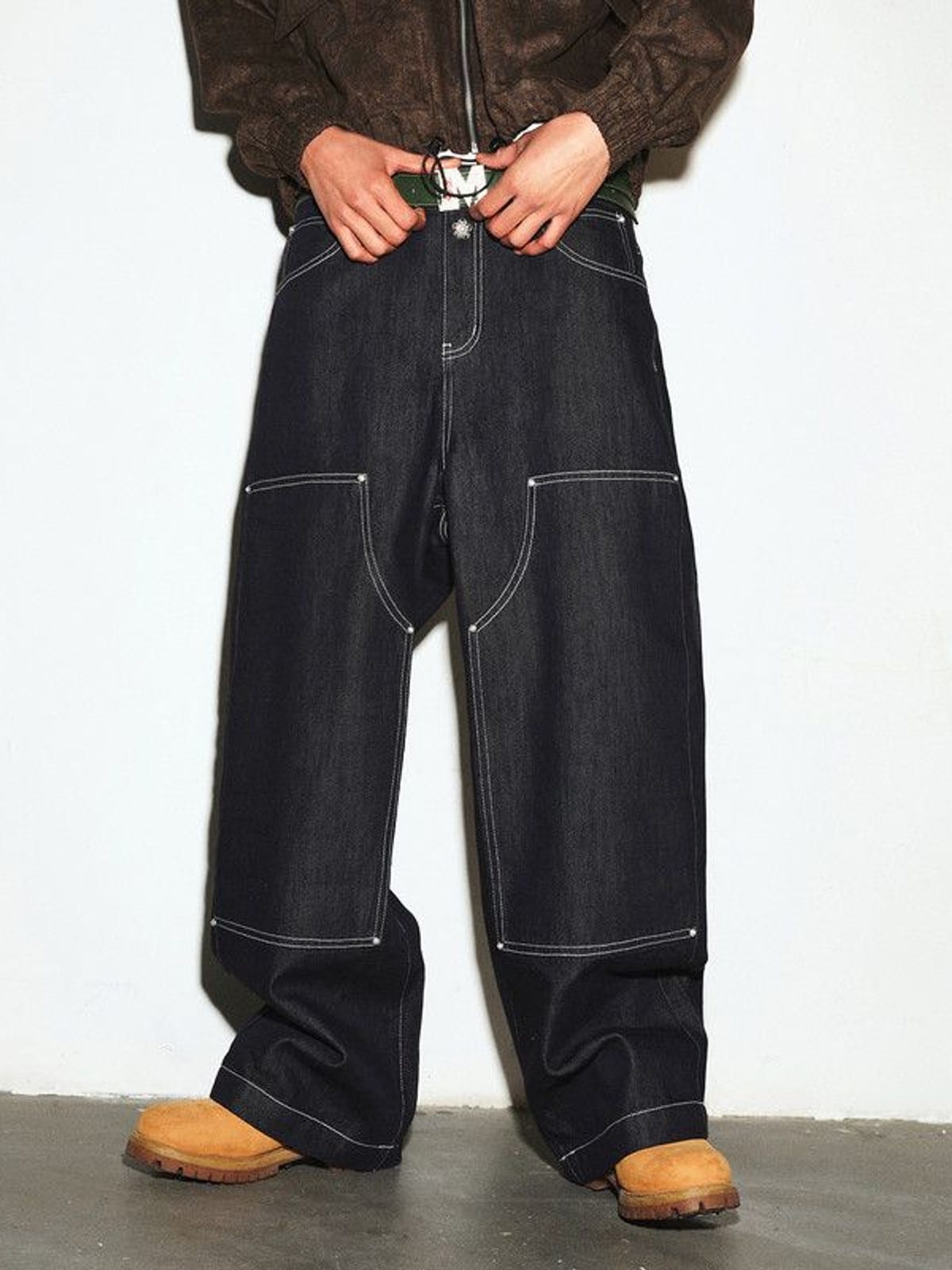 MEDM Contrast Stitch Denim Cargo Jeans in Navy Blue - On Male Model