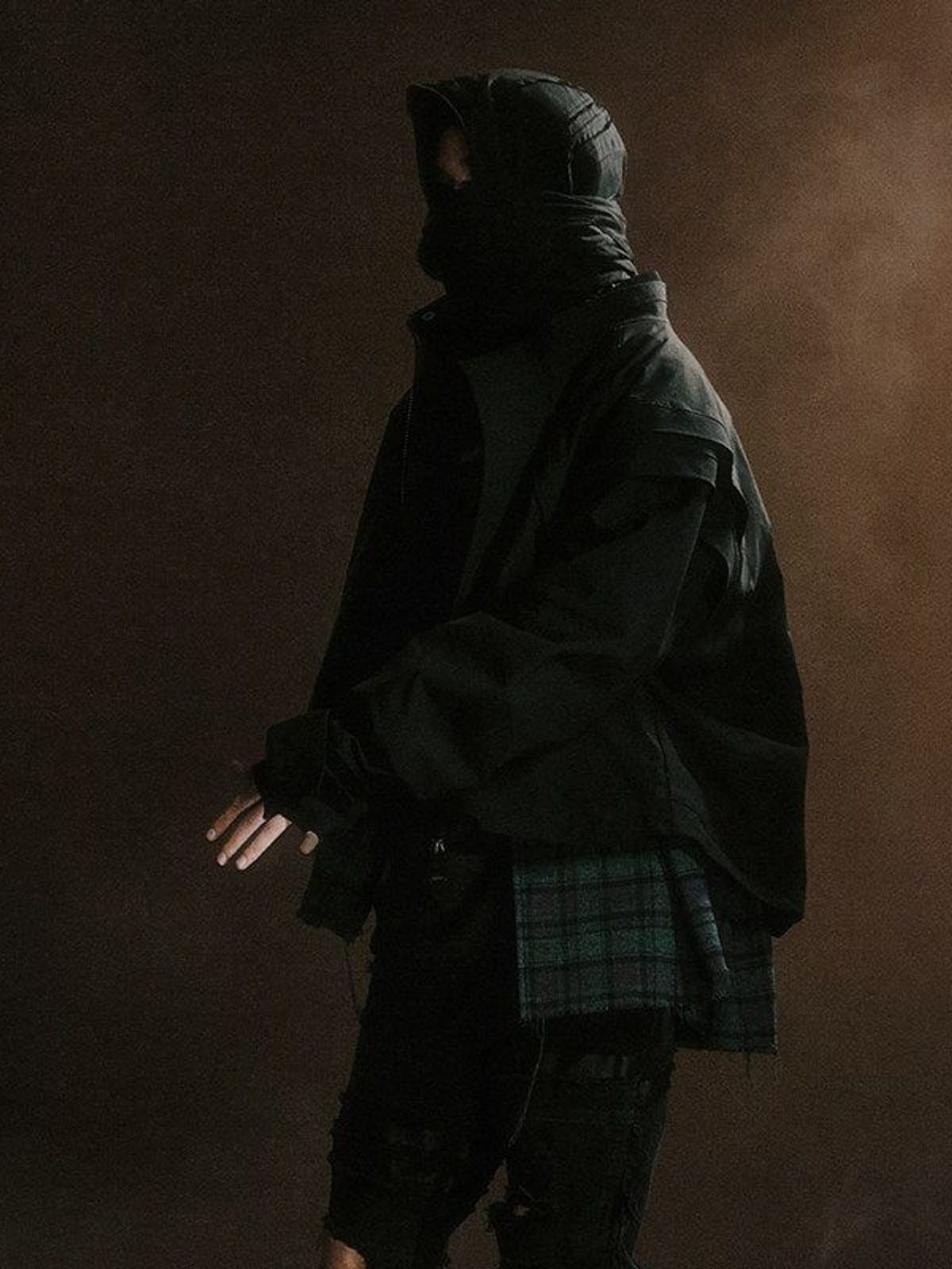 D5ove Structured Panelled Short Jacket in Black - On Model