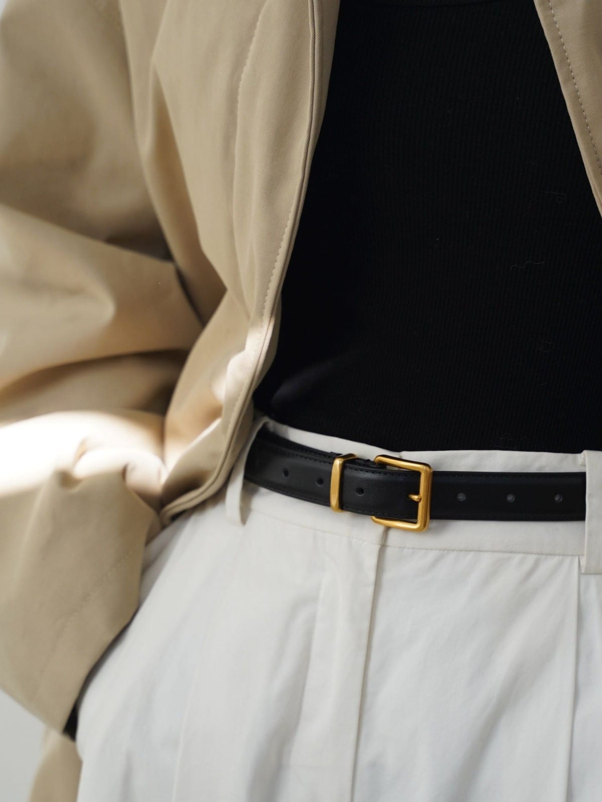 PANLULUPAN Full Grain Leather Square Buckle Belt in Black - On Model