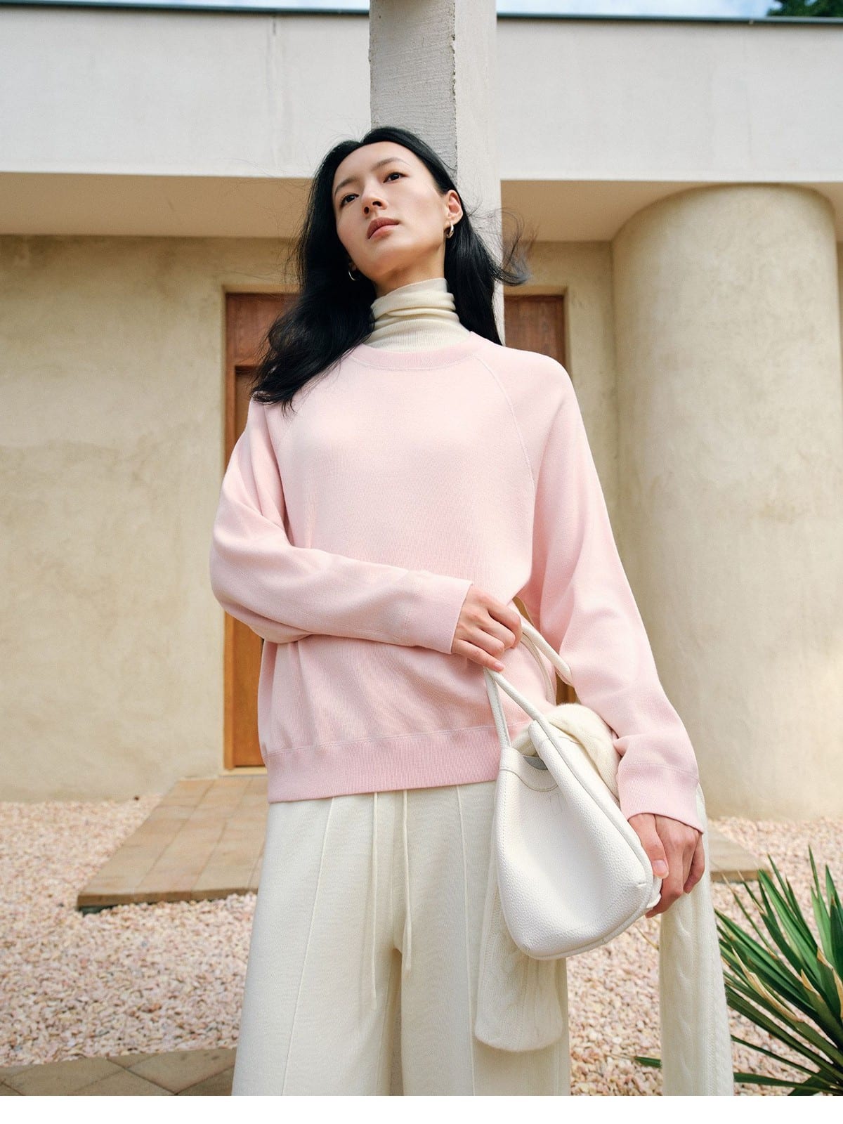 TEASEL Washable Merino Wool Sweatshirt in Pink - On Female Model