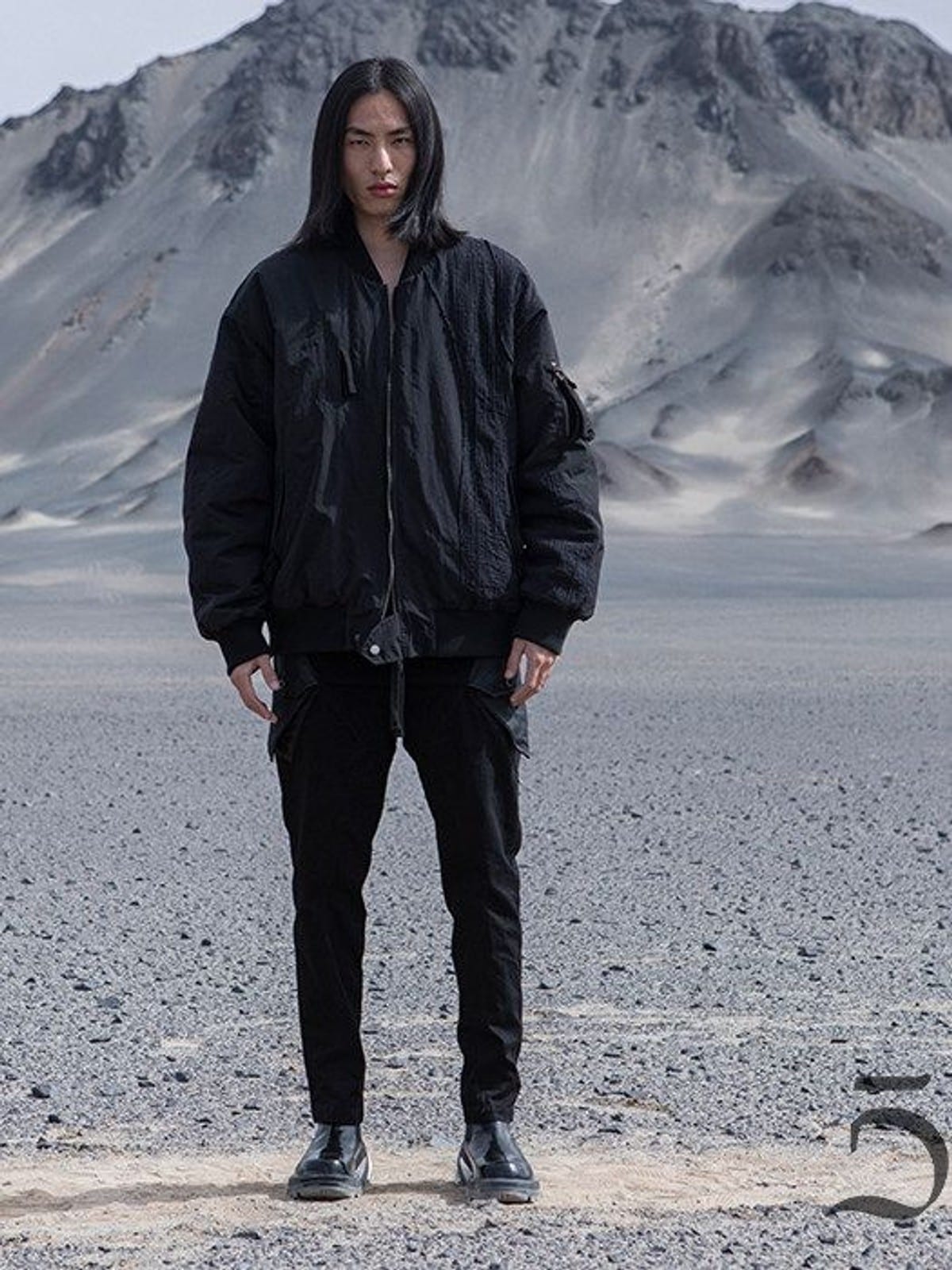 D5ove 3D Multi Pocket Coated Cargo Pants in Black - On Male Model