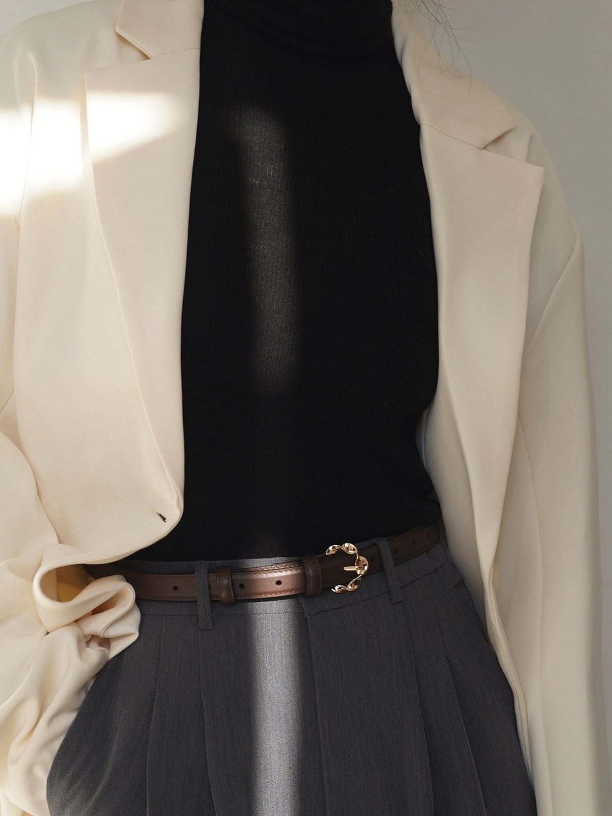PANLULUPAN Cowhide Leather Pin Buckle Belt in Gray - On Female Model