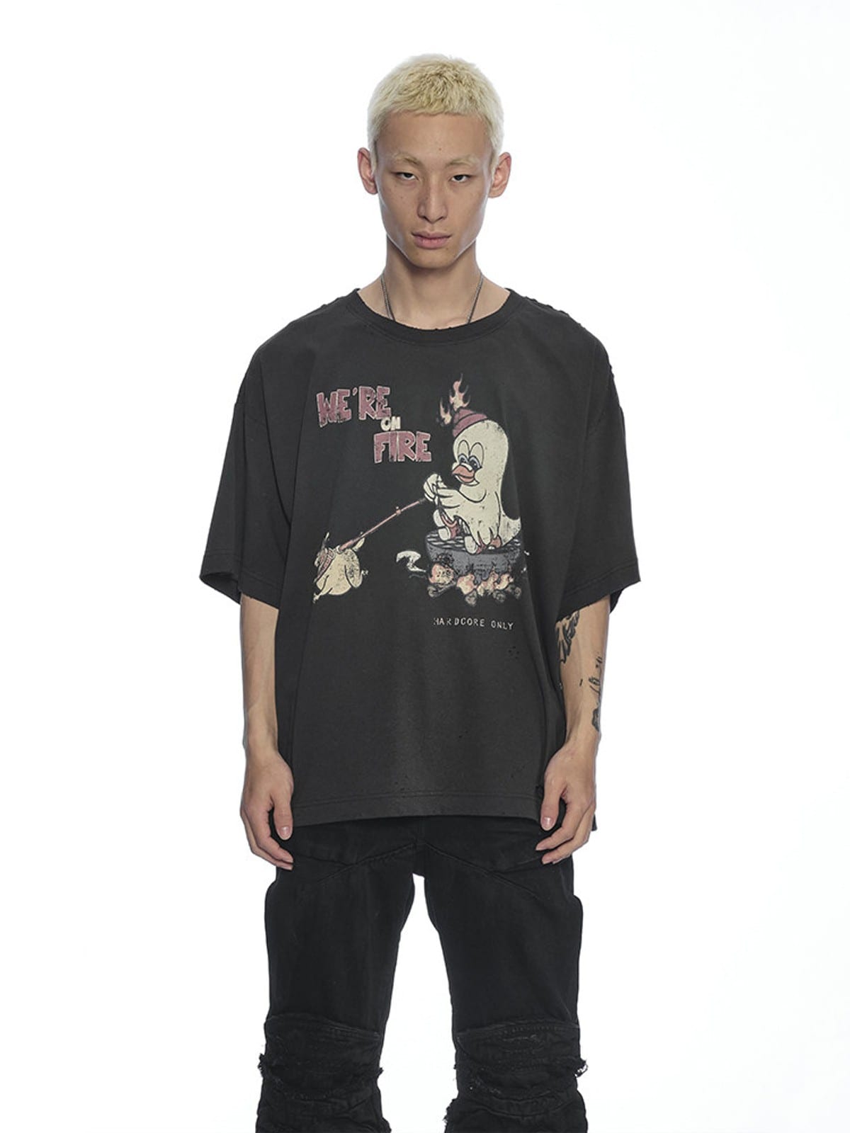 D5ove Distressed Yakitori Print T Shirt in Black - On Male Model