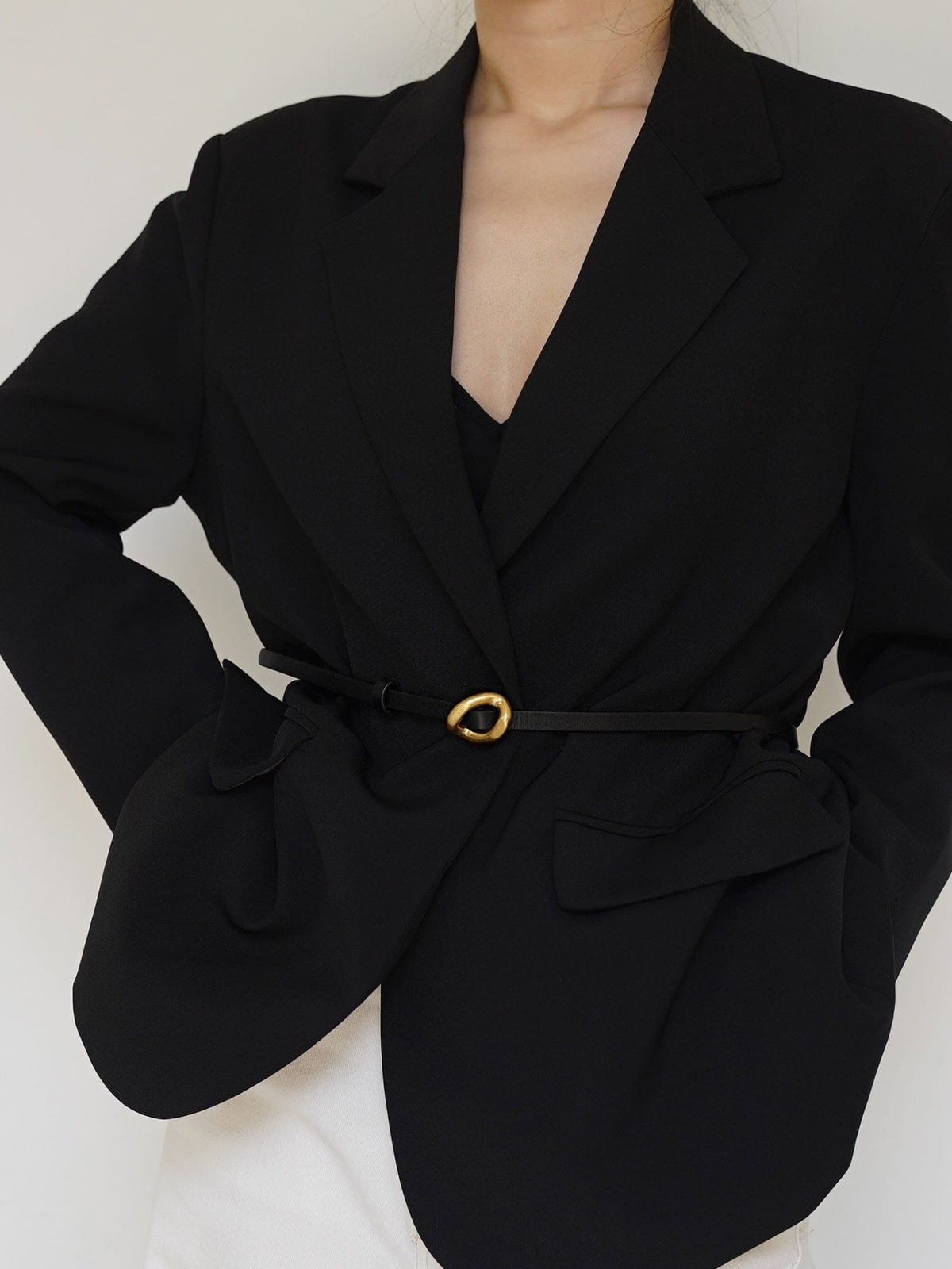 PANLULUPAN Adjustable Thin Leather Belt in Black - On Female Model