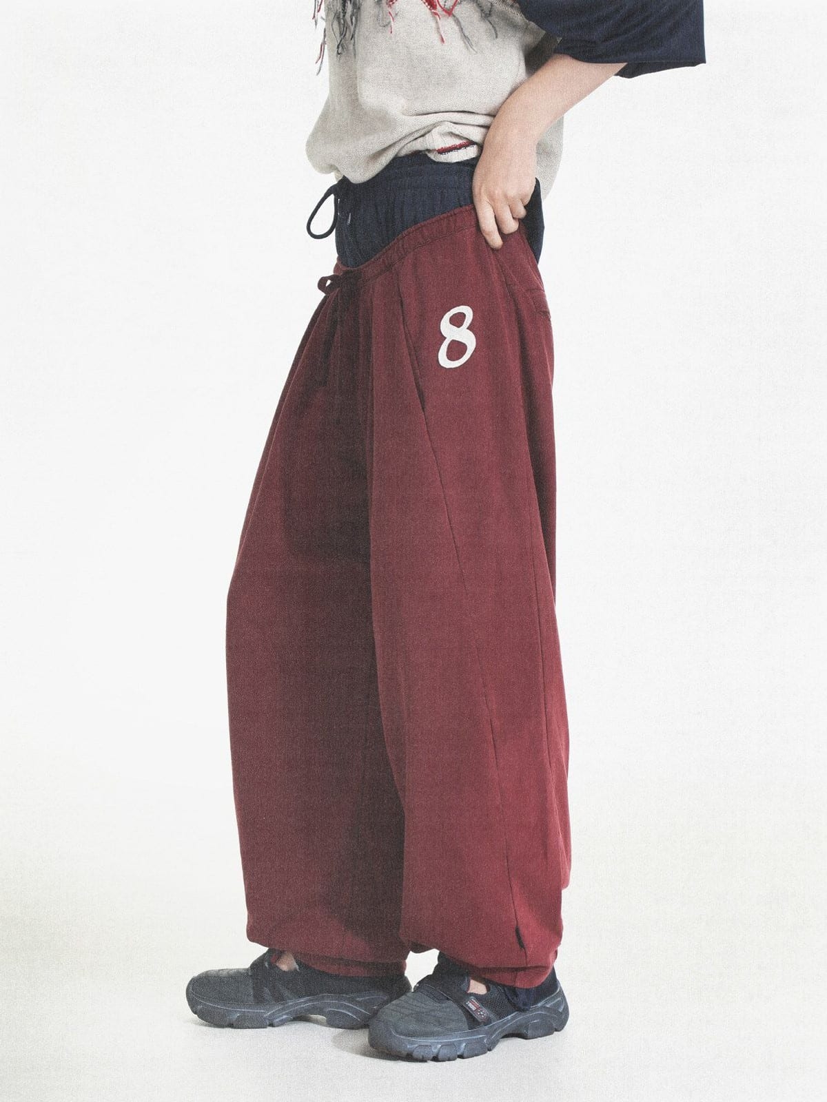 MASONPRINCE Wide Leg Inverted Pleat Sweatpants in Burgundy - On Model