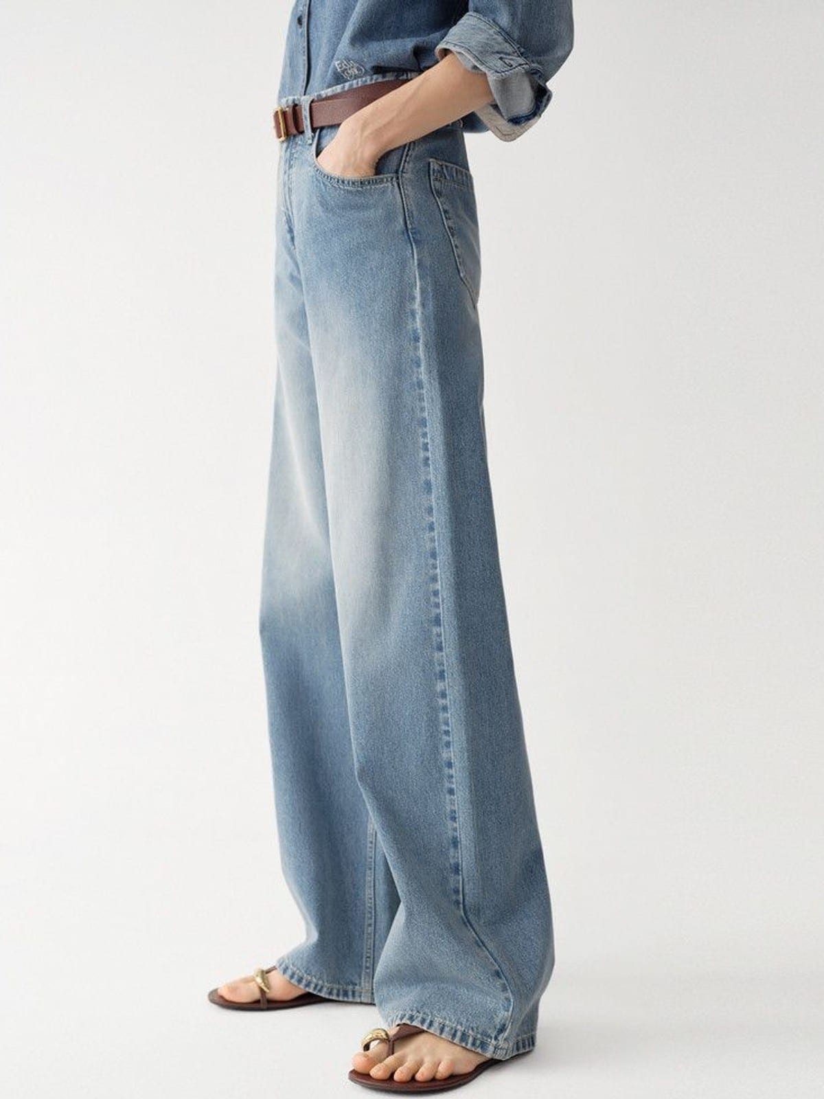 EDITION Vintage Wash Wide Leg Trouser Jeans in Denim - On Female Model