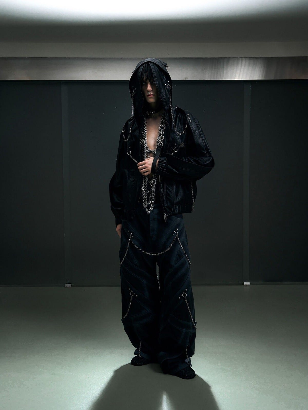 BLINDNOPLAN Chain Decorated Washed Cargo Pants in Black - On Male Model