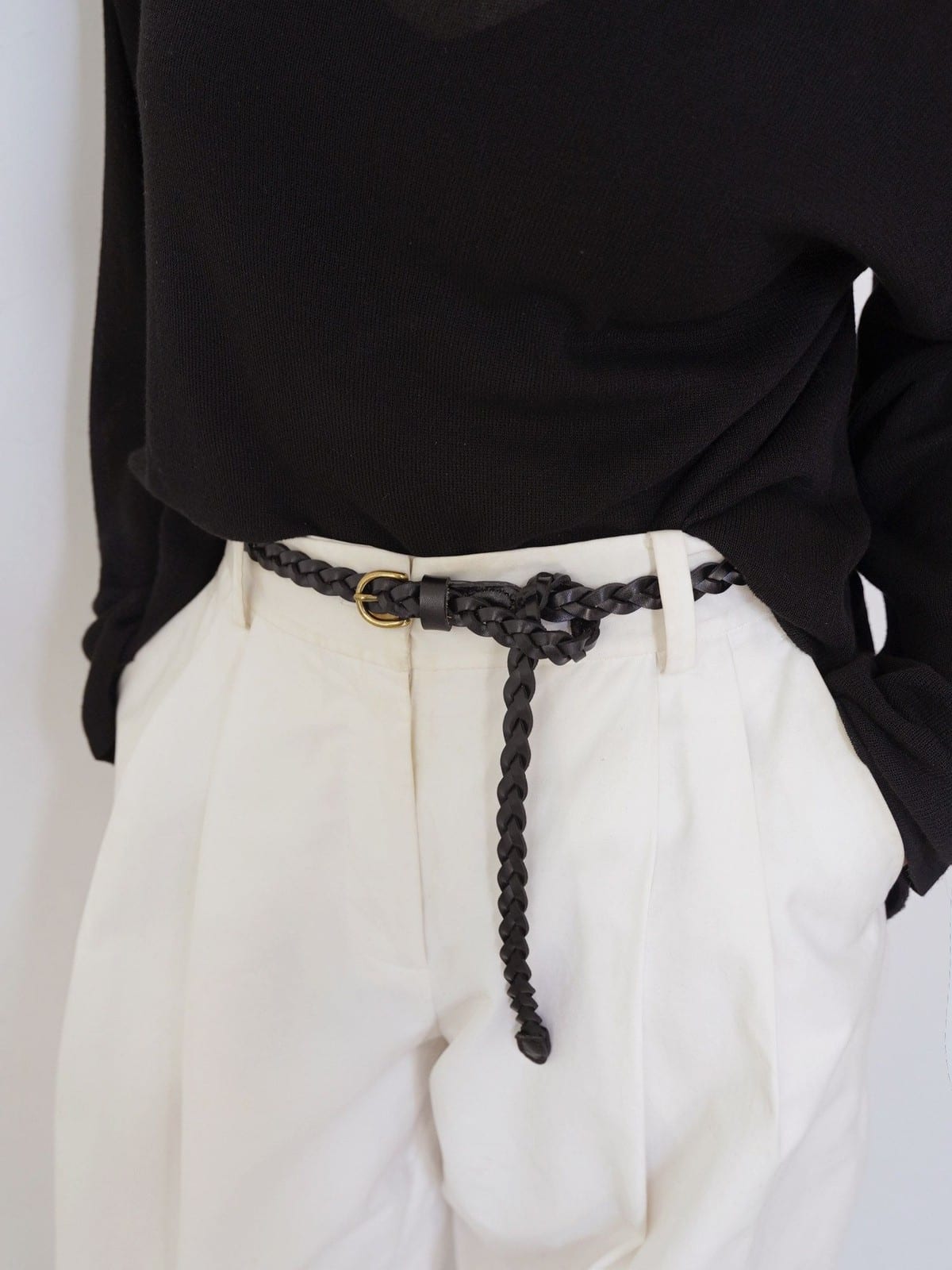 PANLULUPAN Woven Top Grain Leather Belt in Black - On Model