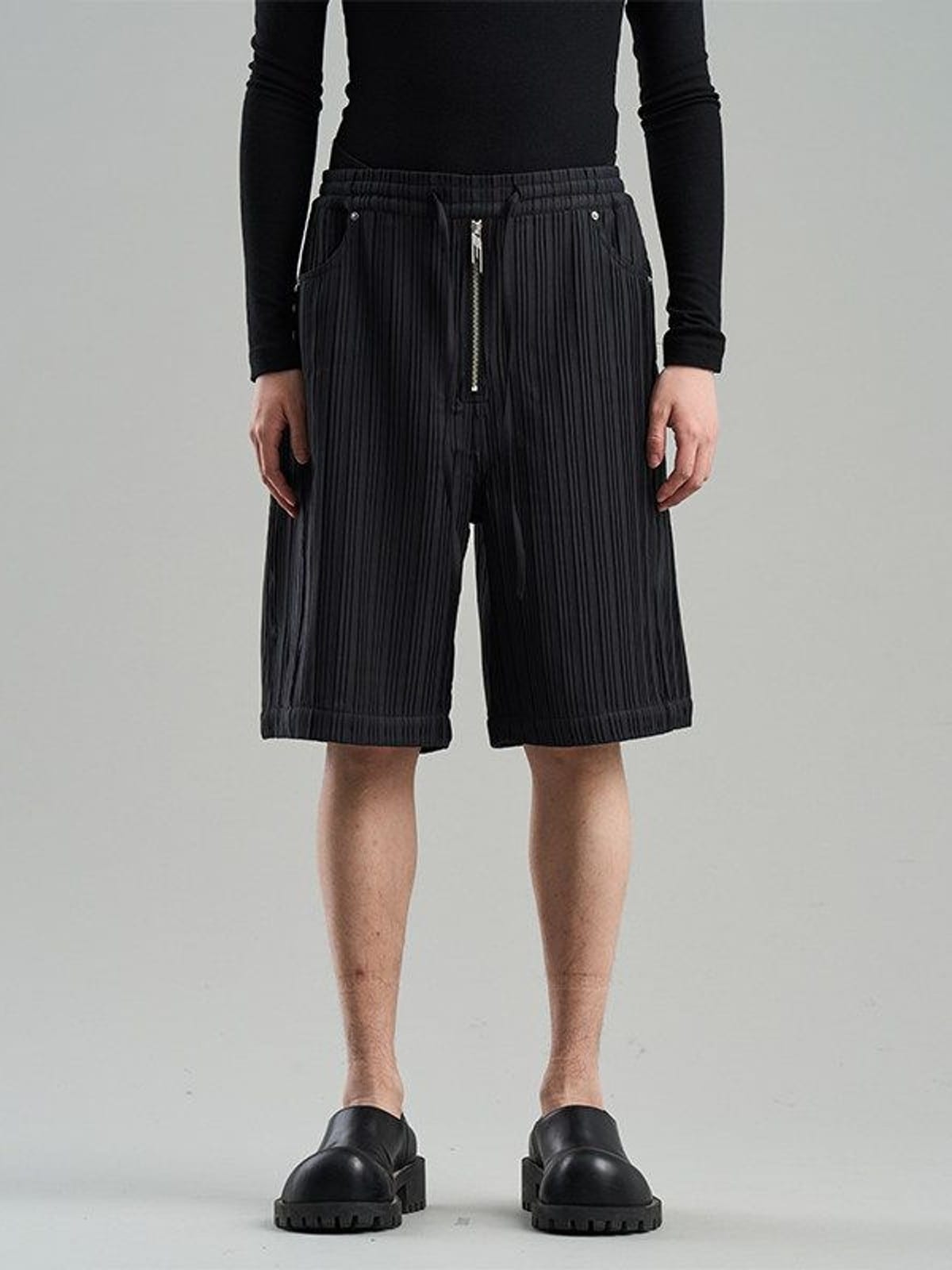 BLINDNOPLAN Textured Rivet Suit Shorts in Black - On Male Model