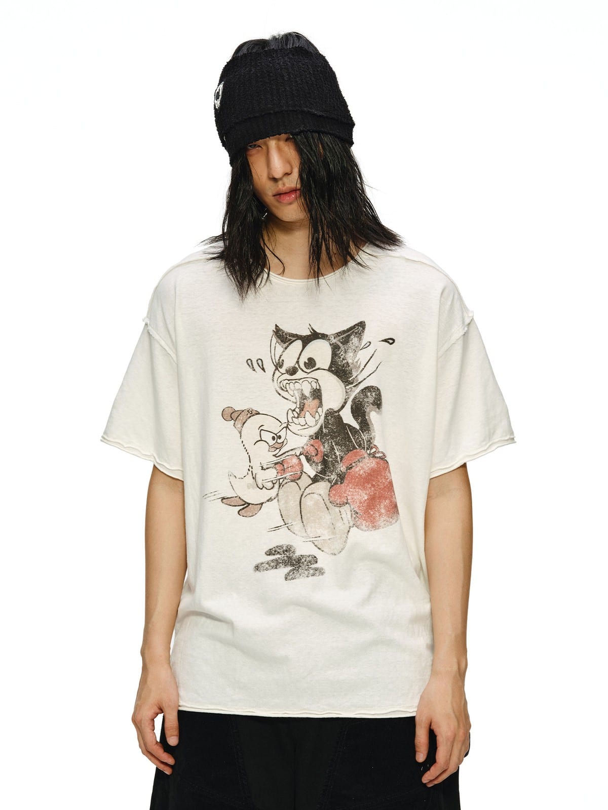 D5ove Vintage Boxing Print Cotton Linen T Shirt in White - On Male Model