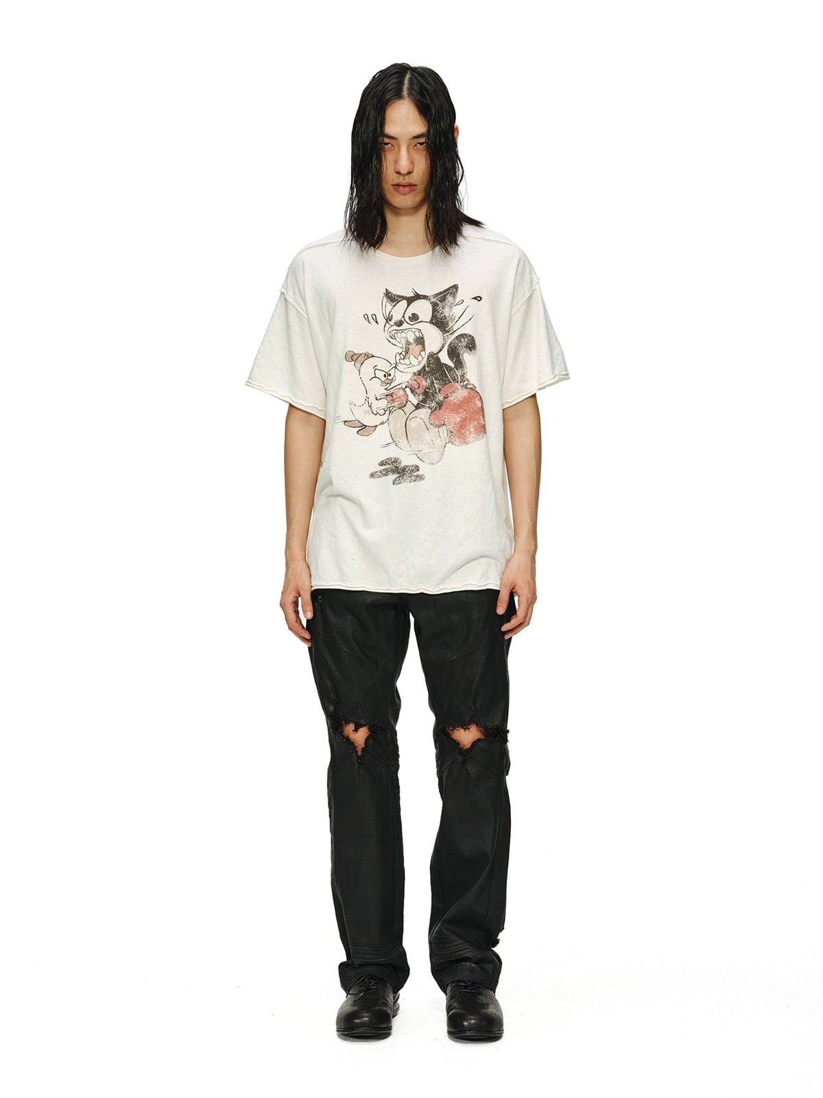 D5ove Vintage Boxing Print Cotton Linen T Shirt in White - On Male Model