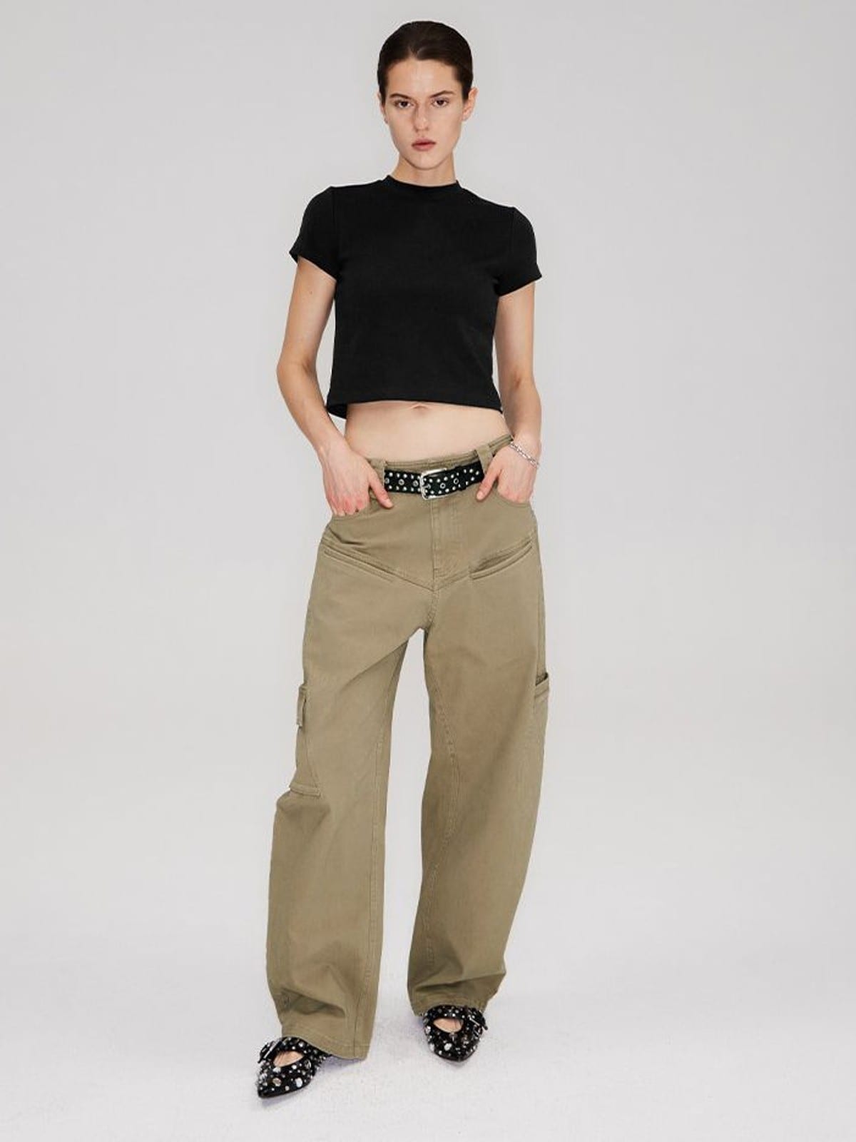 RARELY ALIKE Cropped Cotton Crew Neck T Shirt in Black - On Female Model