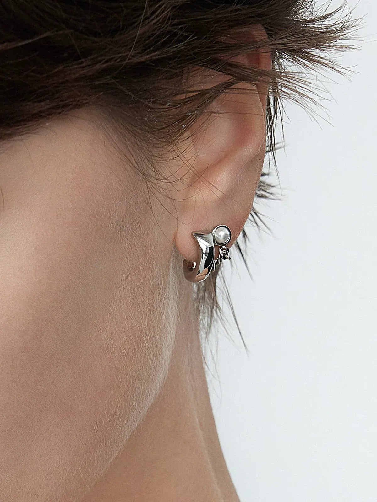 BLACKHEAD Pearl Chain C Shape Earrings in Silver - On Model