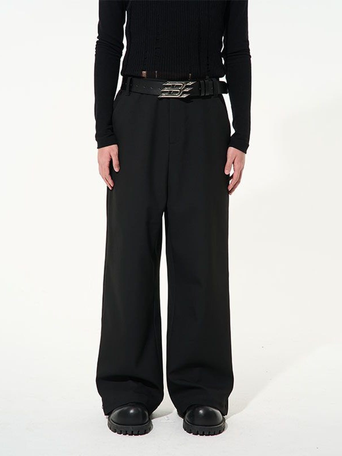BLINDNOPLAN Side Zip Adjustable Wide Leg Trousers in Black - On Model