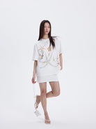 THELIGHT OFFICIAL Rhinestone Starfish Motif T Shirt in White - On Female Model