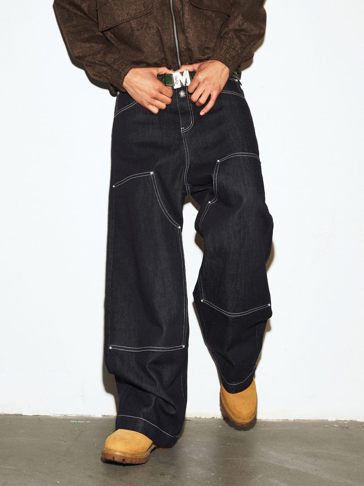 MEDM Contrast Stitch Denim Cargo Jeans in Navy Blue - On Male Model
