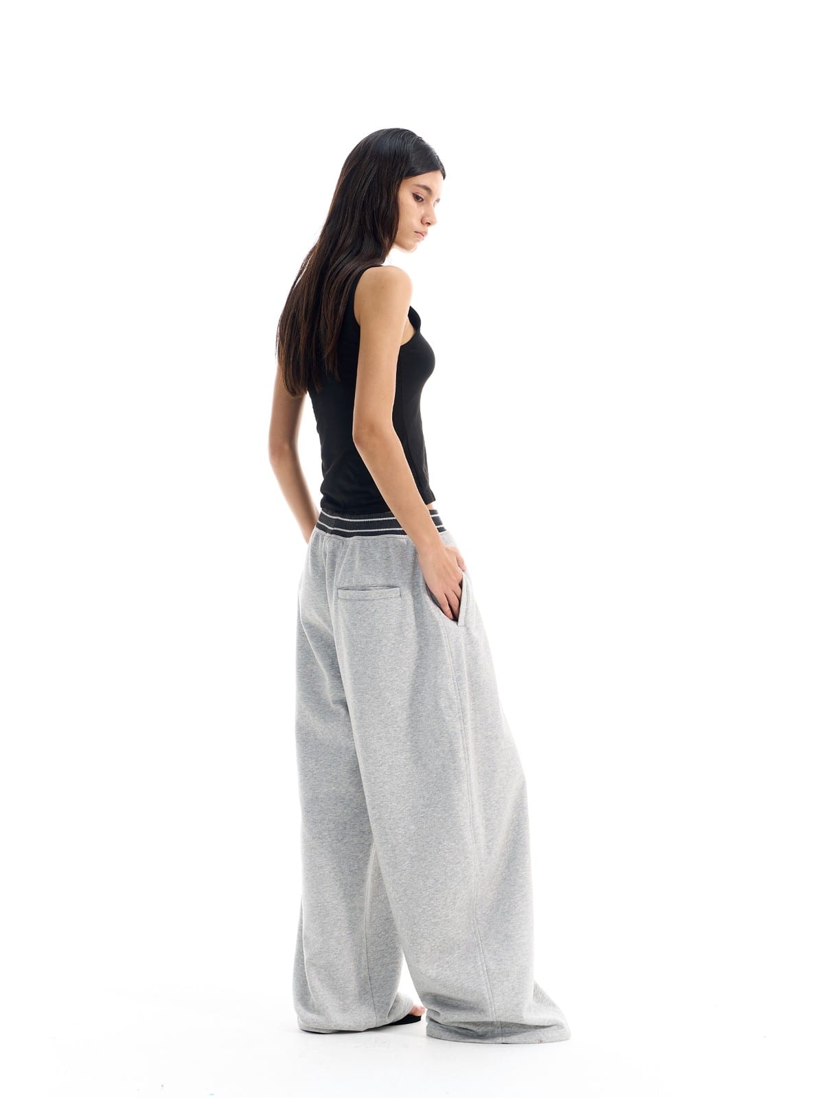 BLINDNOPLAN Curved Wide Leg Cotton Joggers in Gray - On Female Model