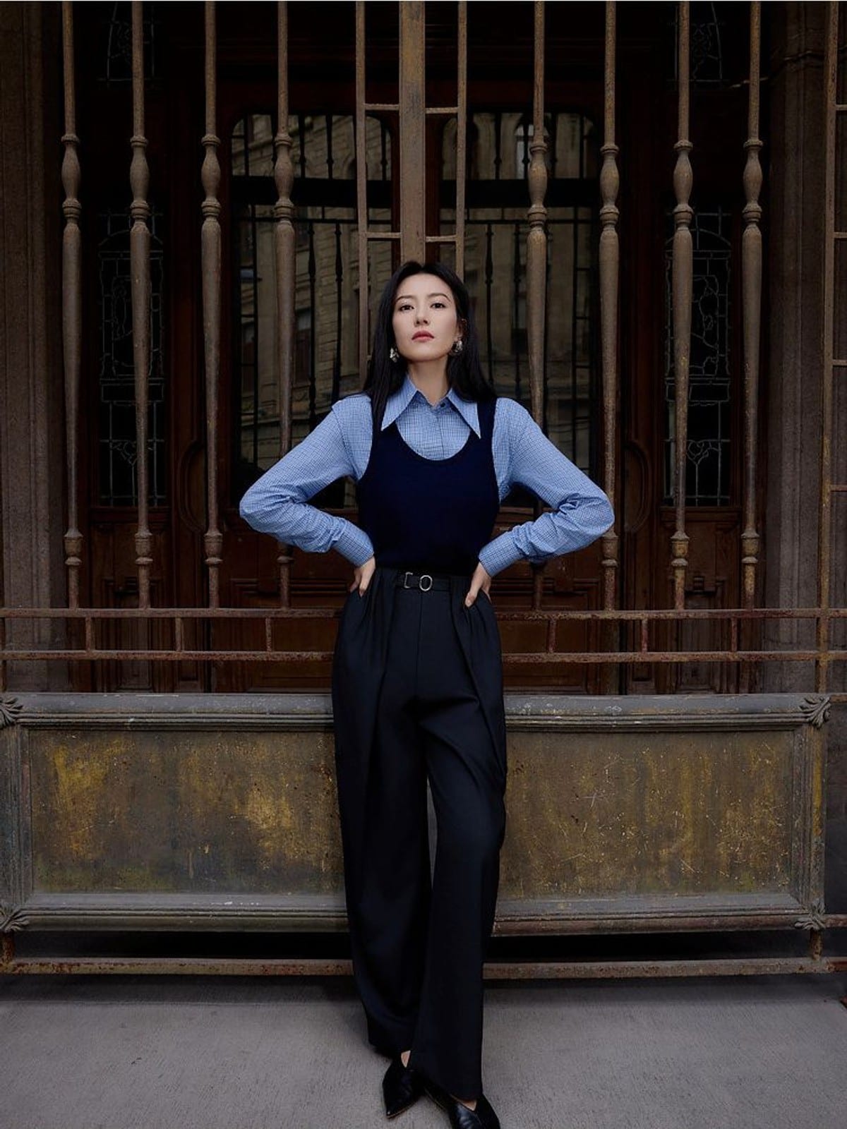 EDITION 3D Pleated Wide Leg Wool Trousers in Black - On Female Model