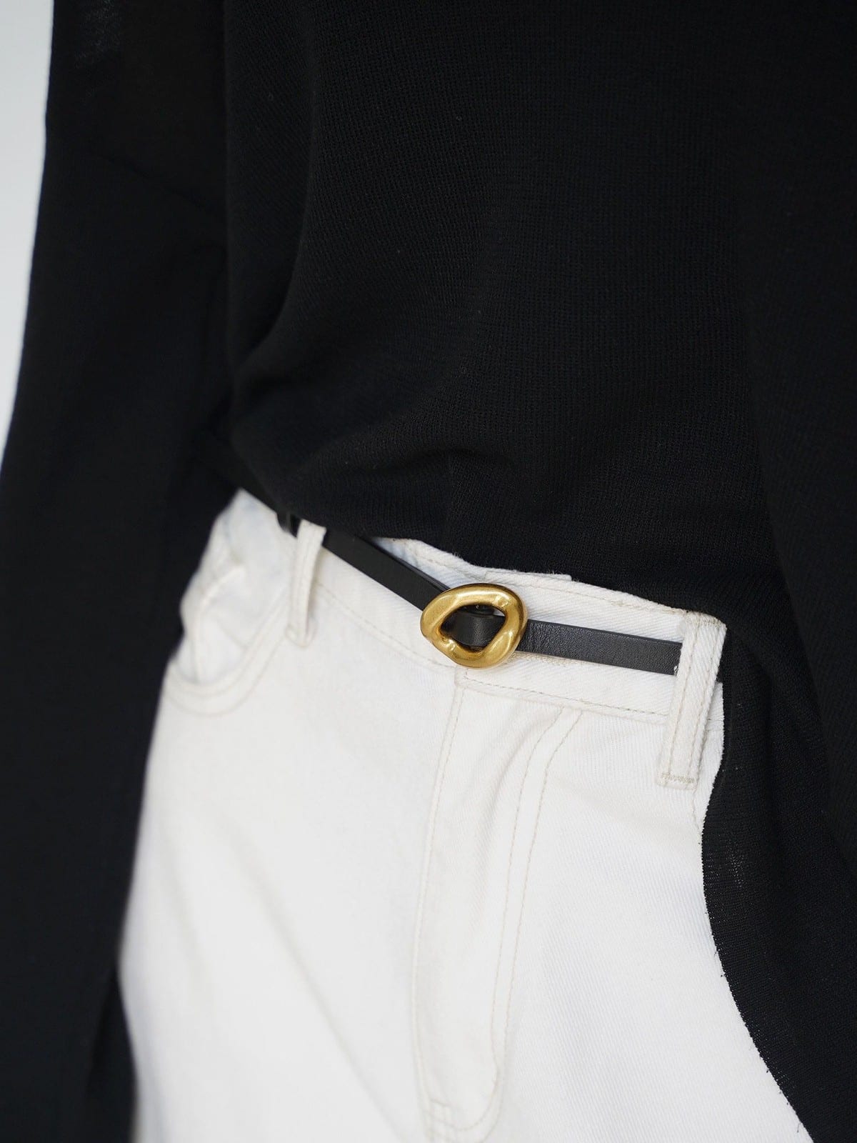 PANLULUPAN Adjustable Thin Leather Belt in Black - On Model