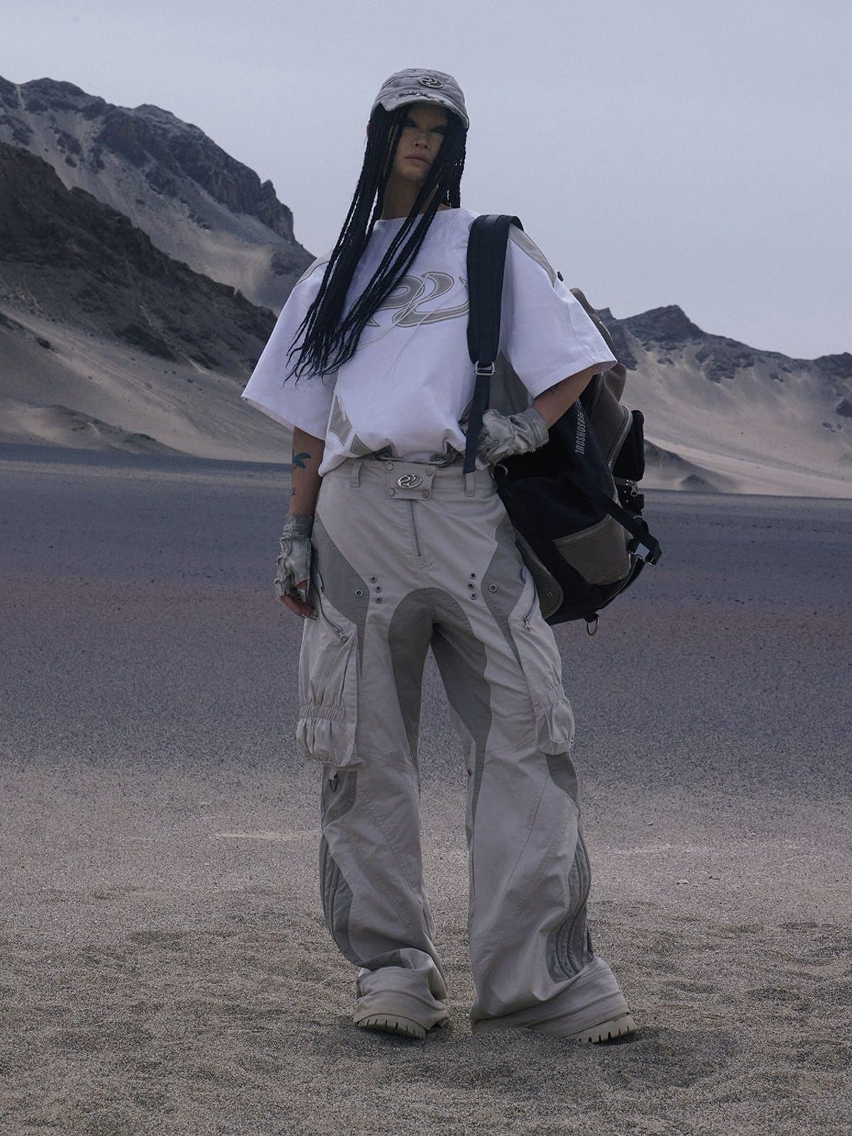 PERSONSOUL Panelled Cotton Cargo Pants in Gray - Lifestyle