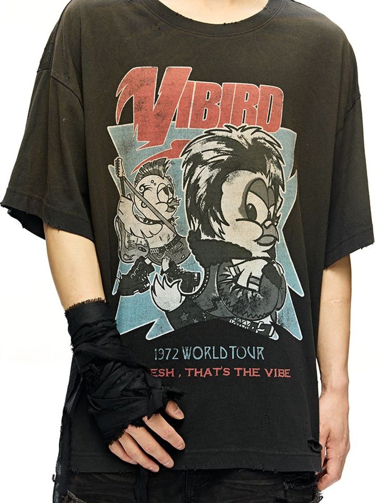 D5ove Distressed Graphic Cotton T Shirt in Black - On Male Model