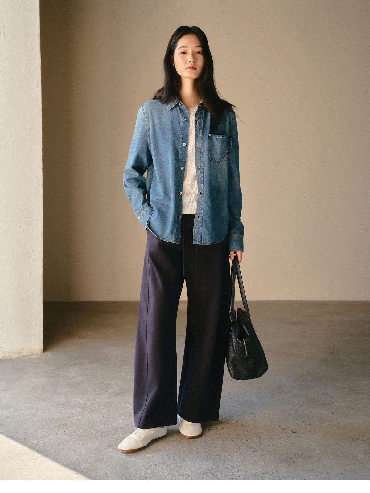TEASEL Vintage Cotton Denim Patch Pocket Shirt in Blue - On Female Model