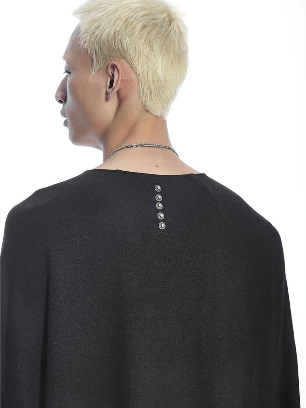 D5ove Oversized Portrait Print Half Sleeve T Shirt in Black - On Male Model