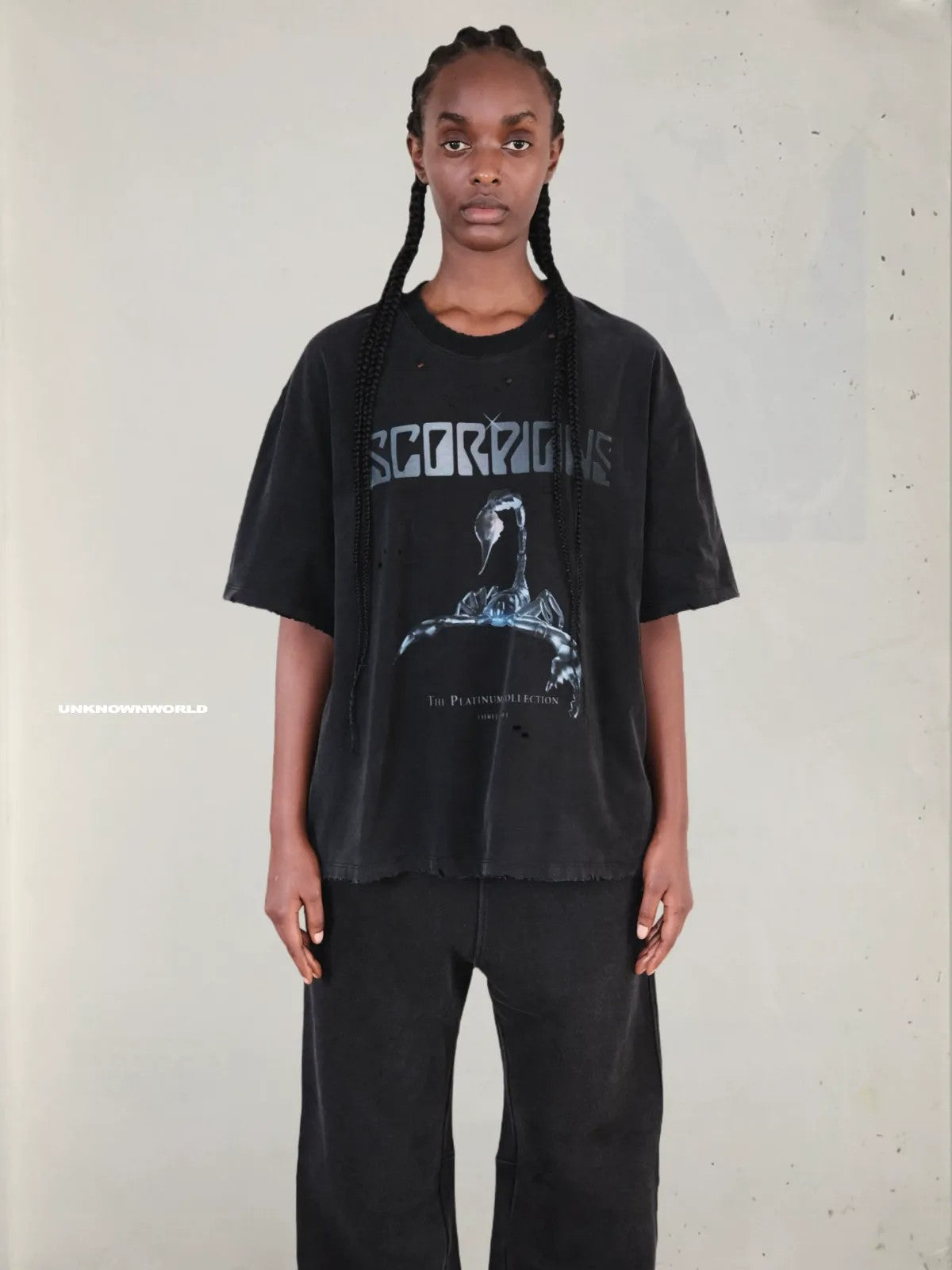 UNKNOWNWORLD Distressed Metallic Scorpio Tee in Black - On Female Model