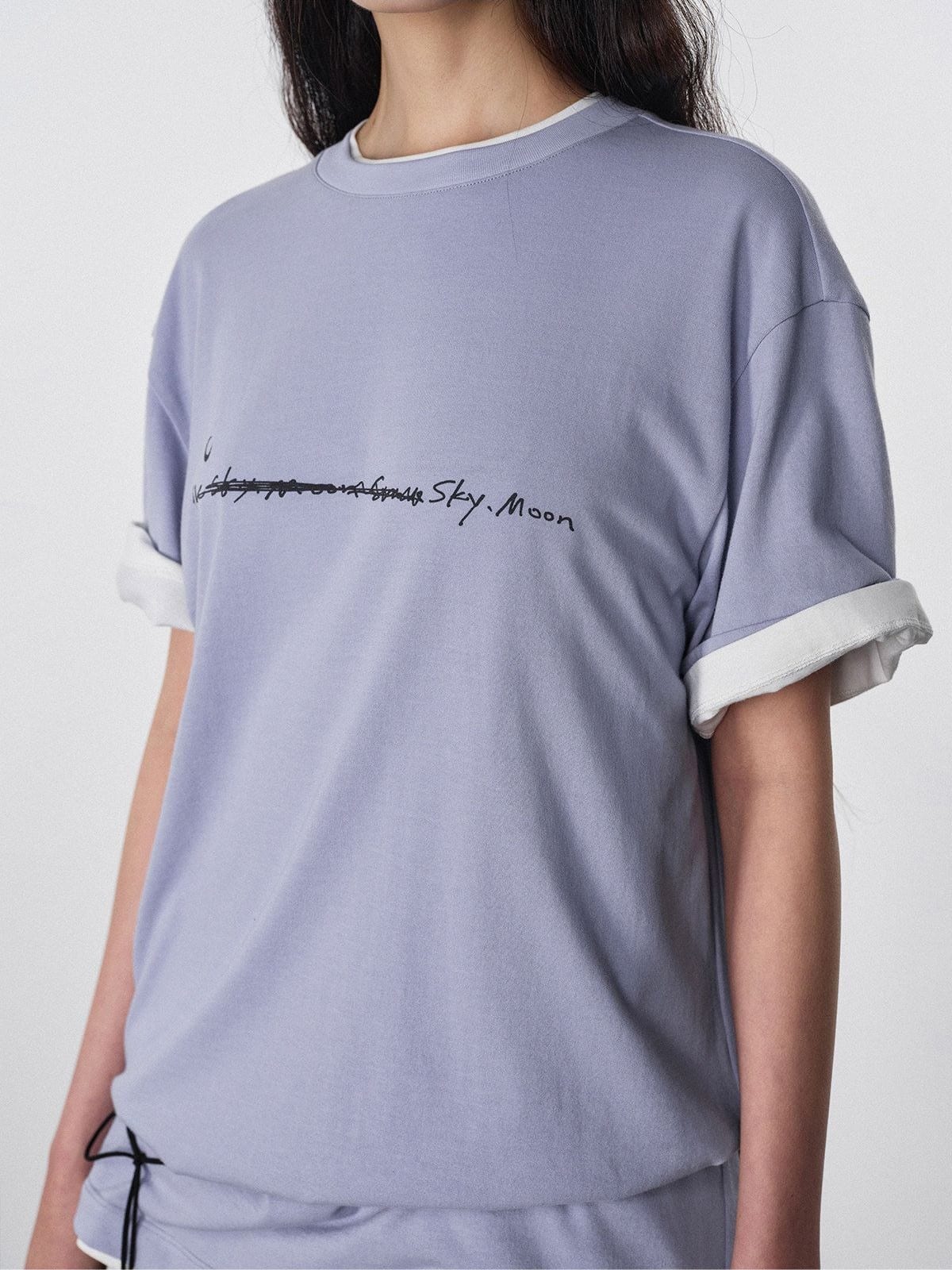 Random Piece Script Letter Print Cotton T Shirt in Blue - On Female Model