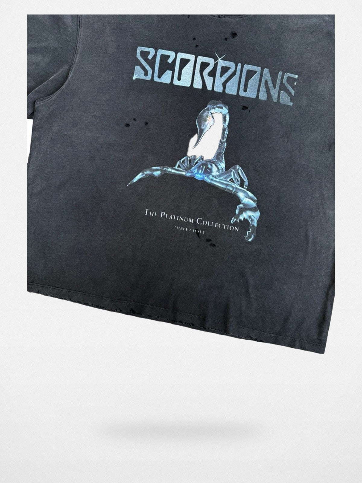 UNKNOWNWORLD Distressed Metallic Scorpio Tee in Black